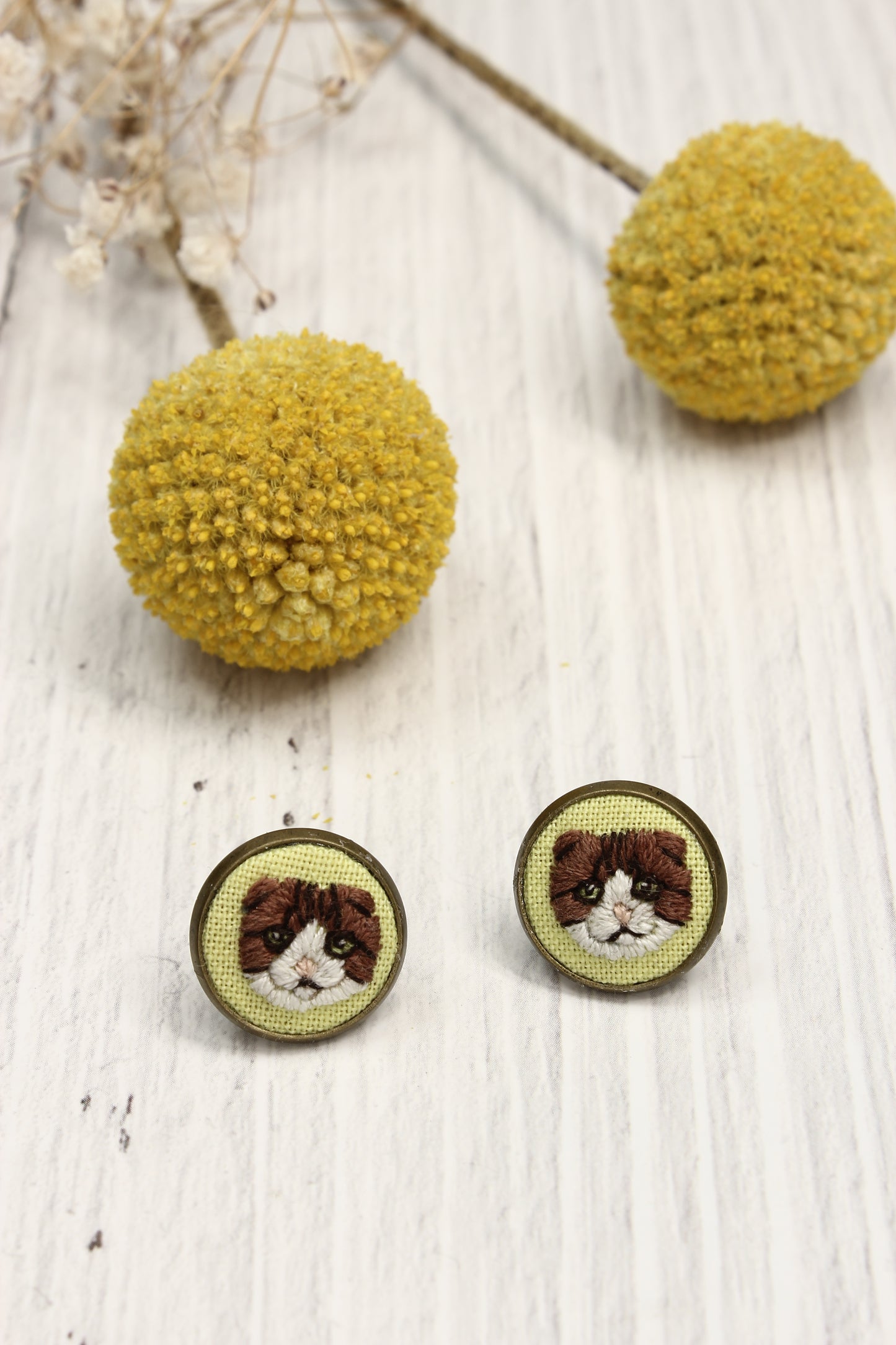 Embroidery Folded Ears Cat Studs Earrings