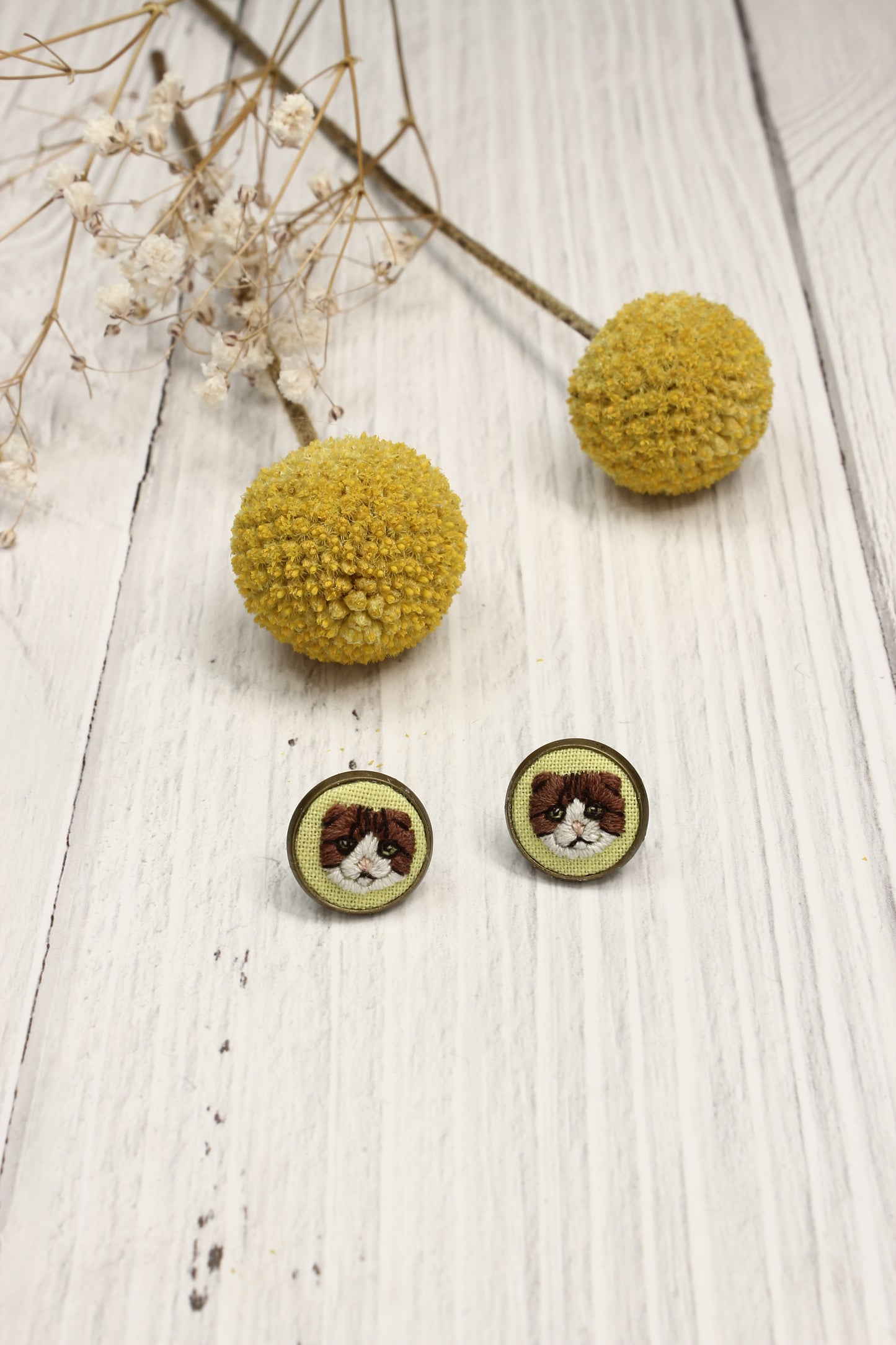 Embroidery Folded Ears Cat Studs Earrings
