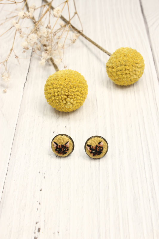 Embroidery Tiger Cat Studs #31