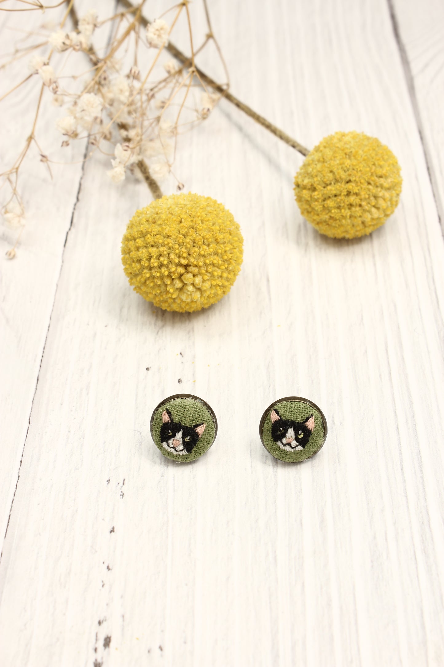 Embroidery Black & White Cat Studs #24