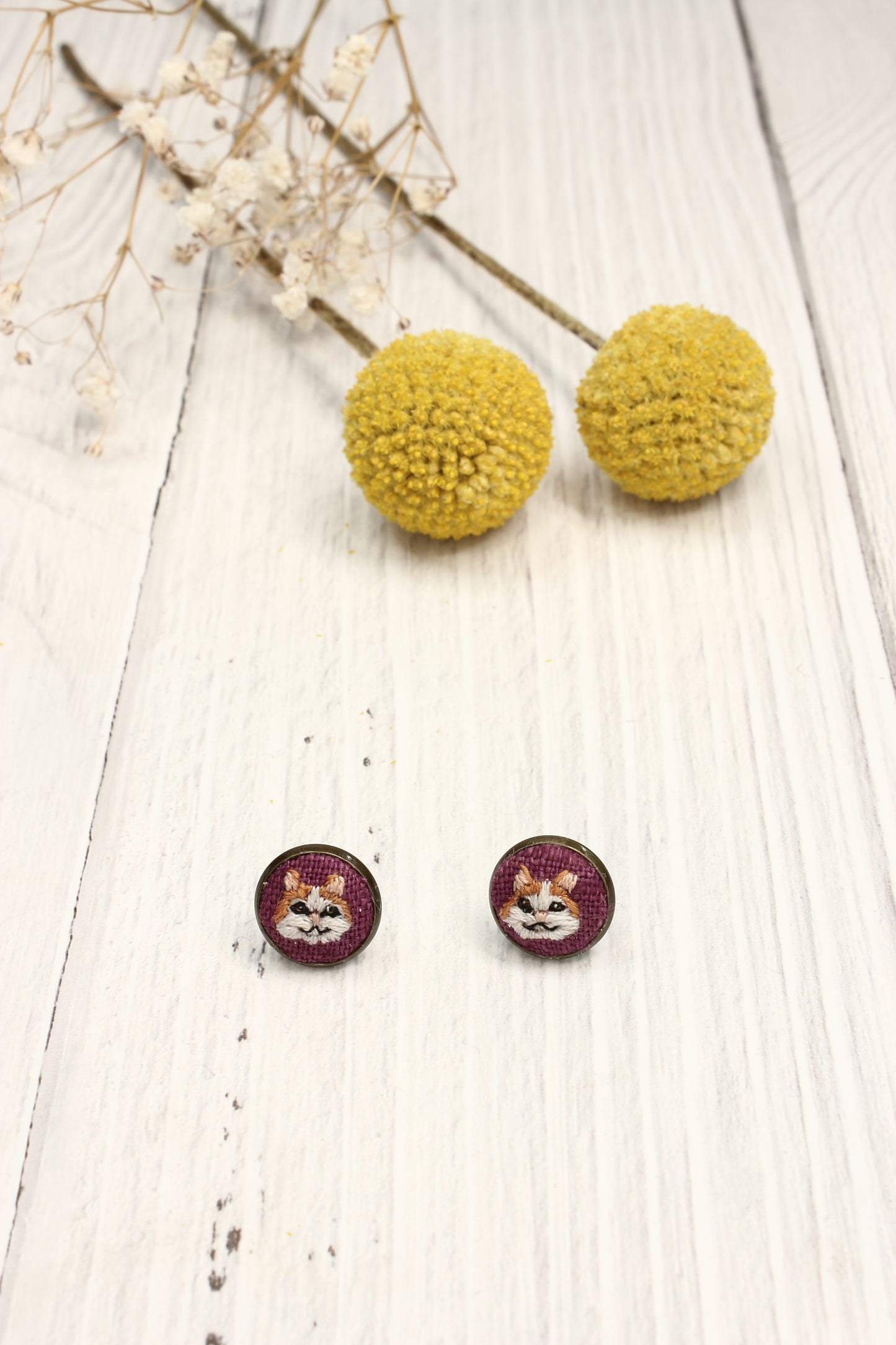 Embroidery Norwegian Forest Cat Studs #42