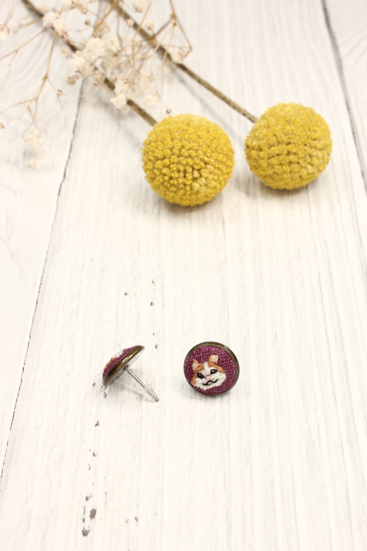 Embroidery Norwegian Forest Cat Studs #42