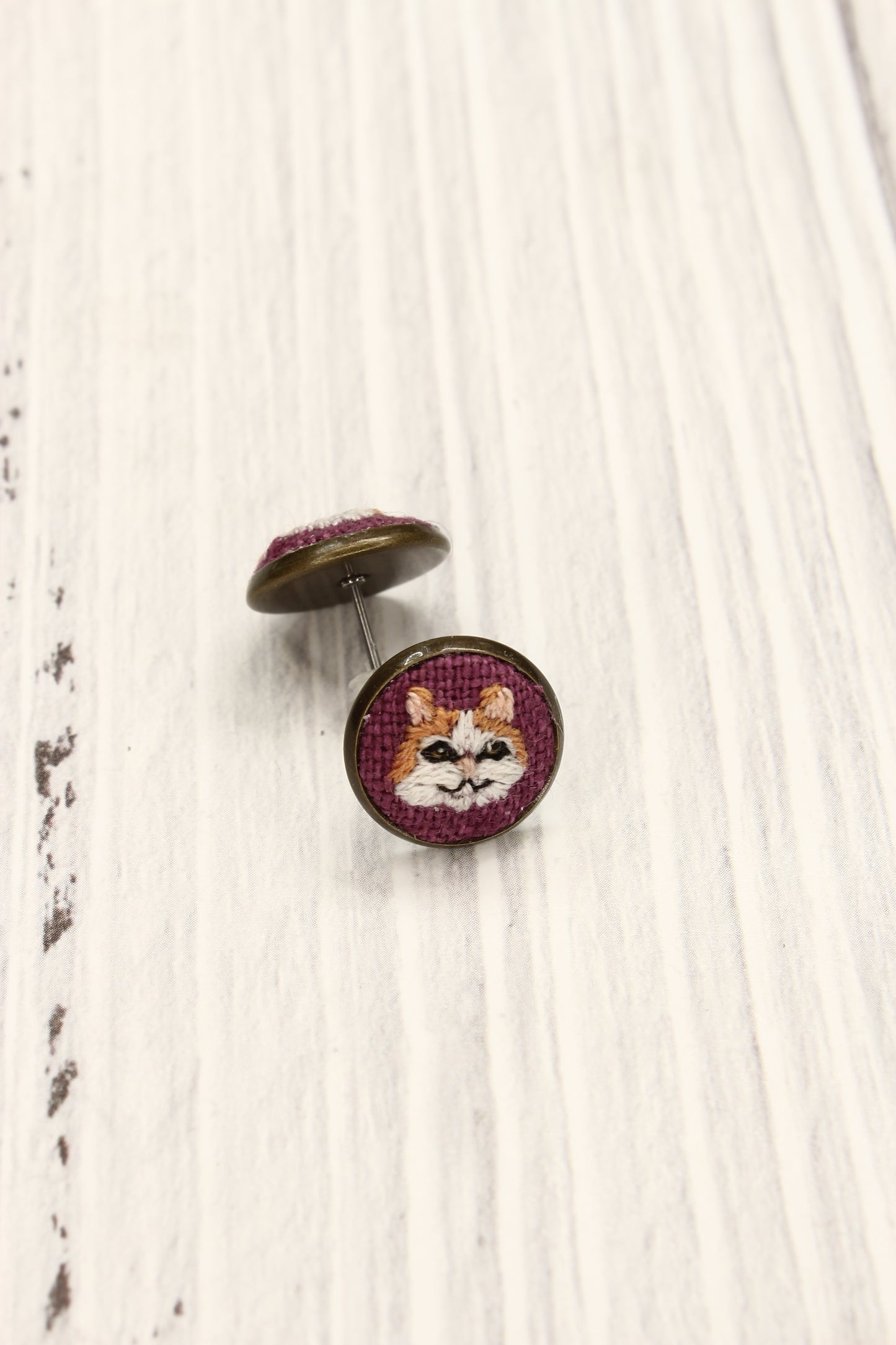 Embroidery Norwegian Forest Cat Studs #42