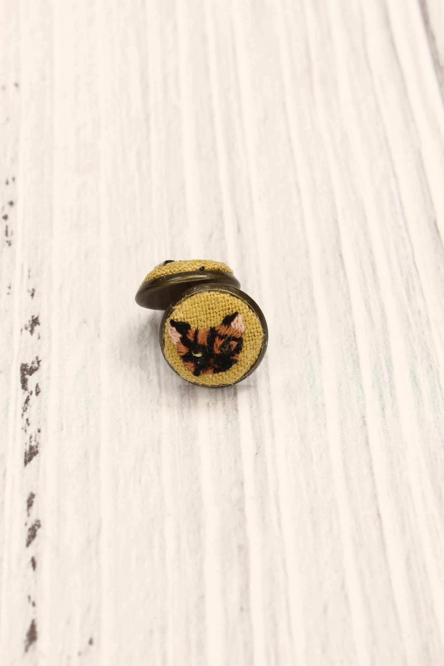 Embroidery Tiger Cat Studs #31