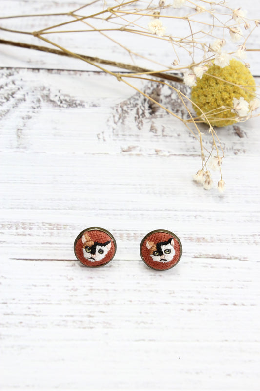 Embroidery Tri Colour Cat Studs Earrings #30