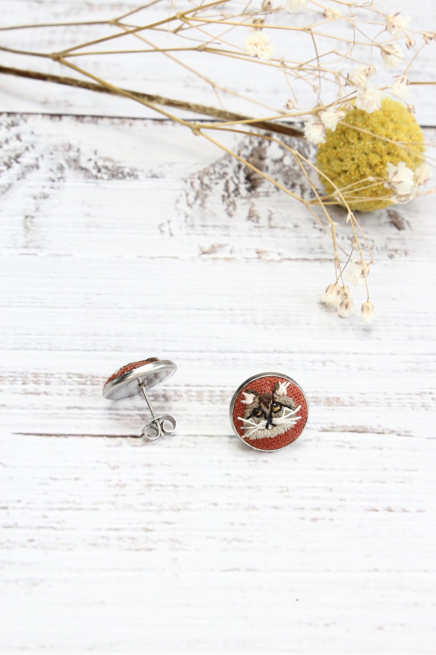 Embroidery Maine Coon Studs #41A