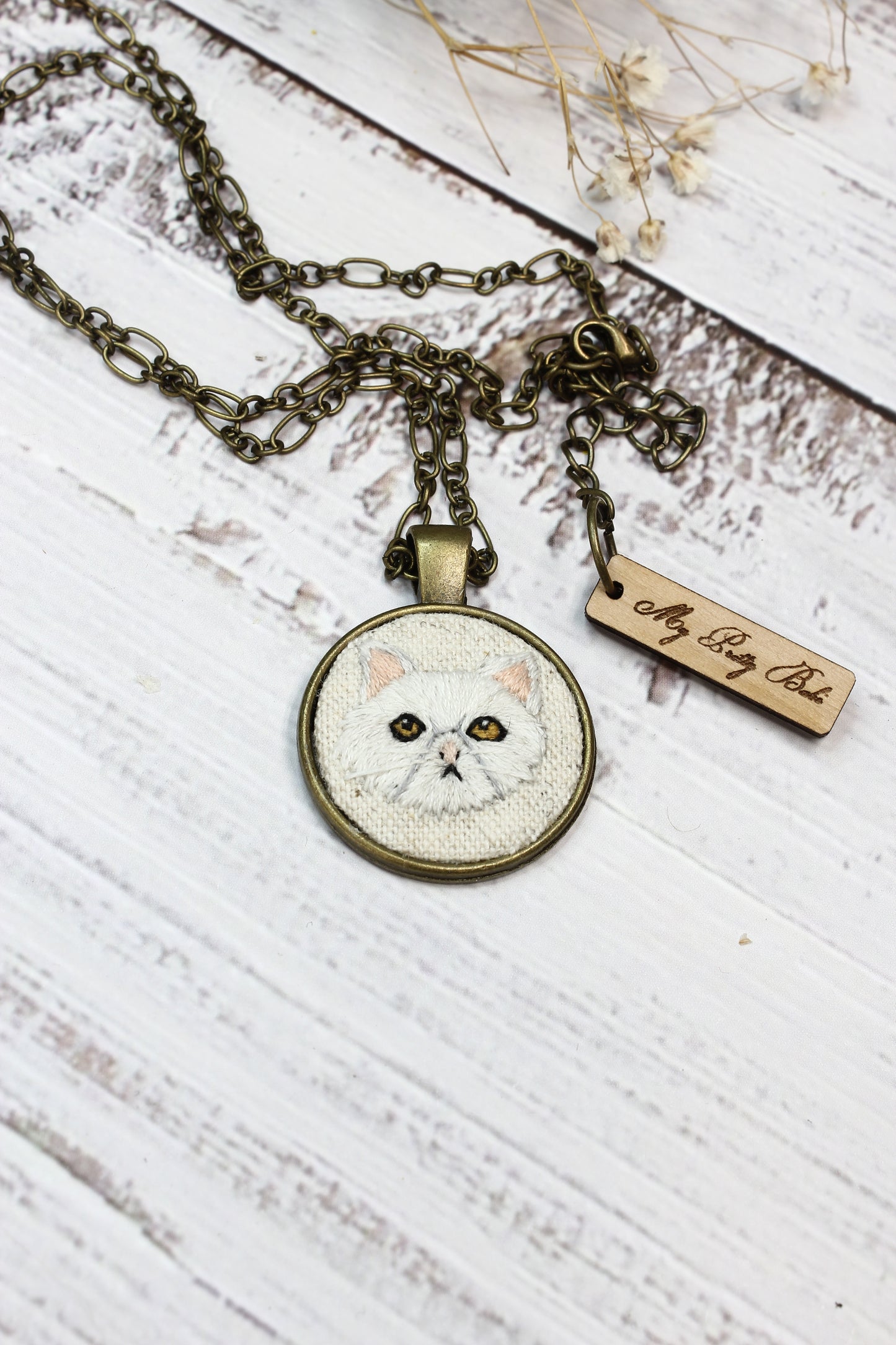 Embroidery White Cat Necklace #37