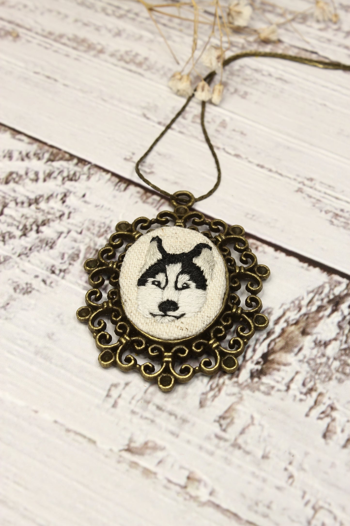 Embroidery Husky Necklace