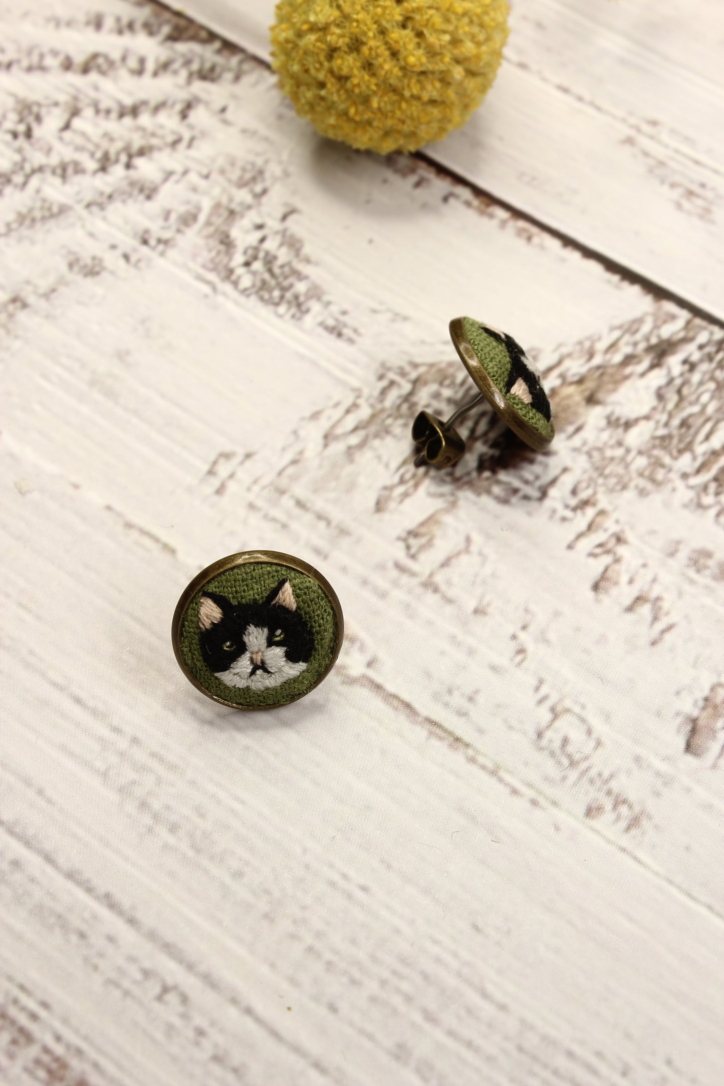 Embroidery Black & White Cat Studs #48