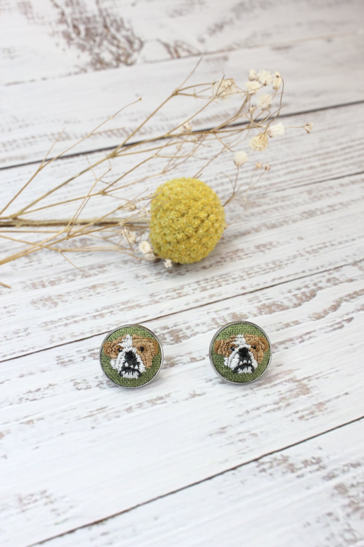 Embroidery Bulldog Studs #225A