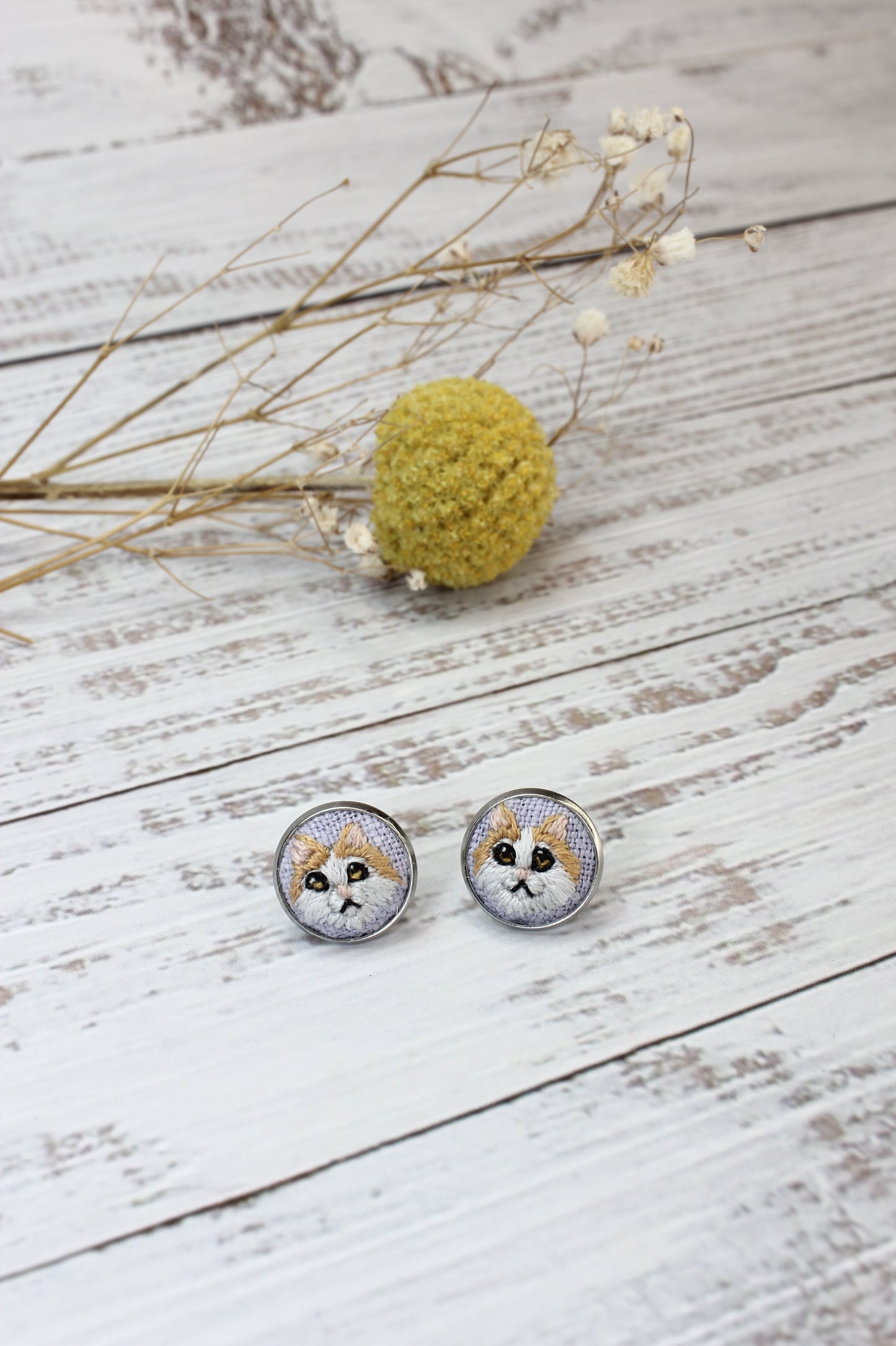 Embroidery Norwegian Forest Cat Studs #42A