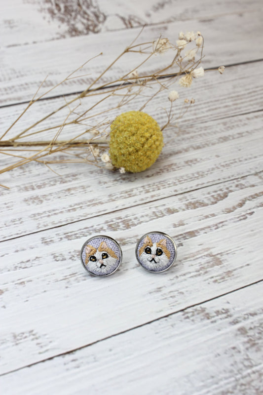 Embroidery Norwegian Forest Cat Studs #42A