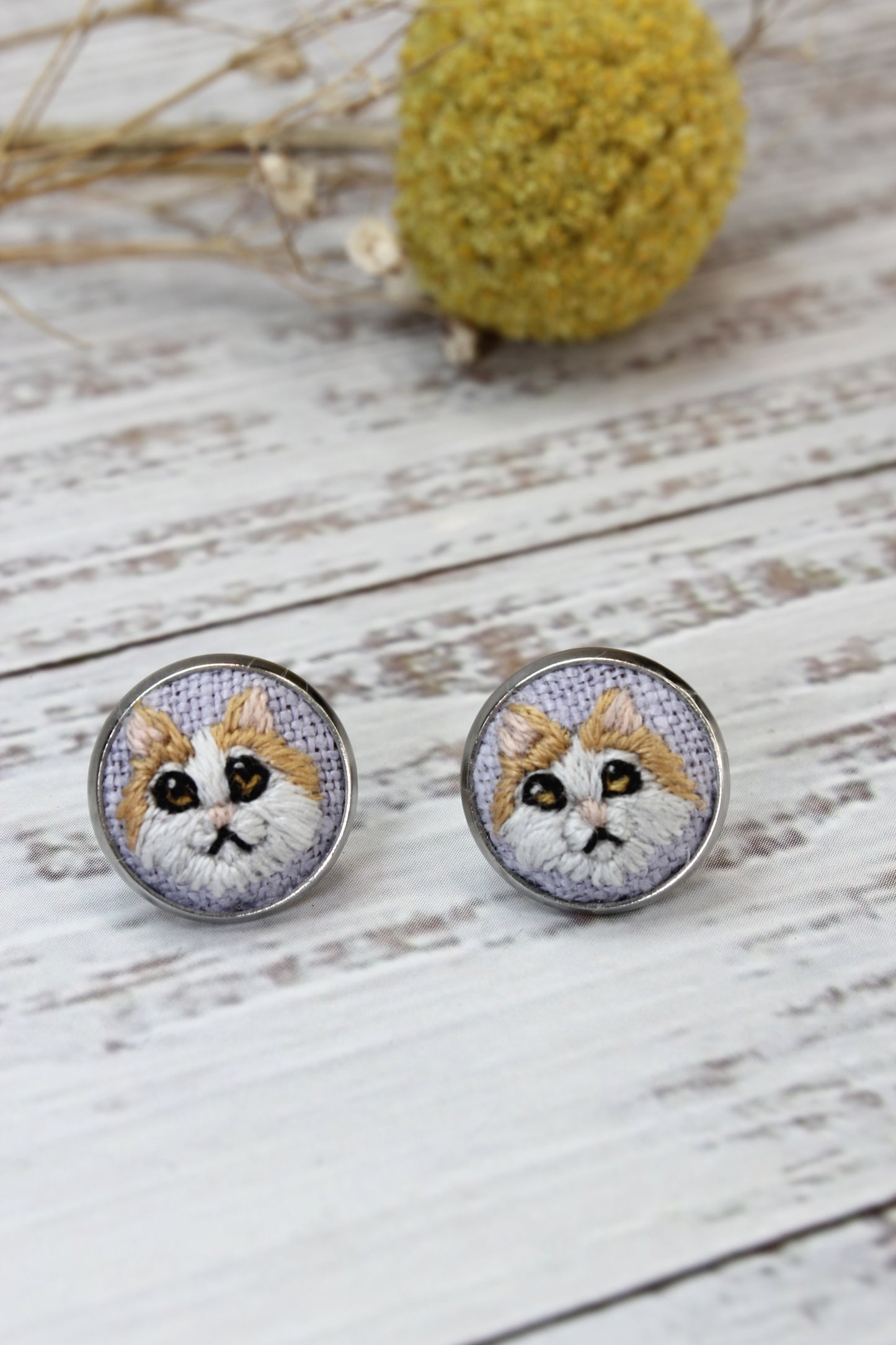 Embroidery Norwegian Forest Cat Studs #42A