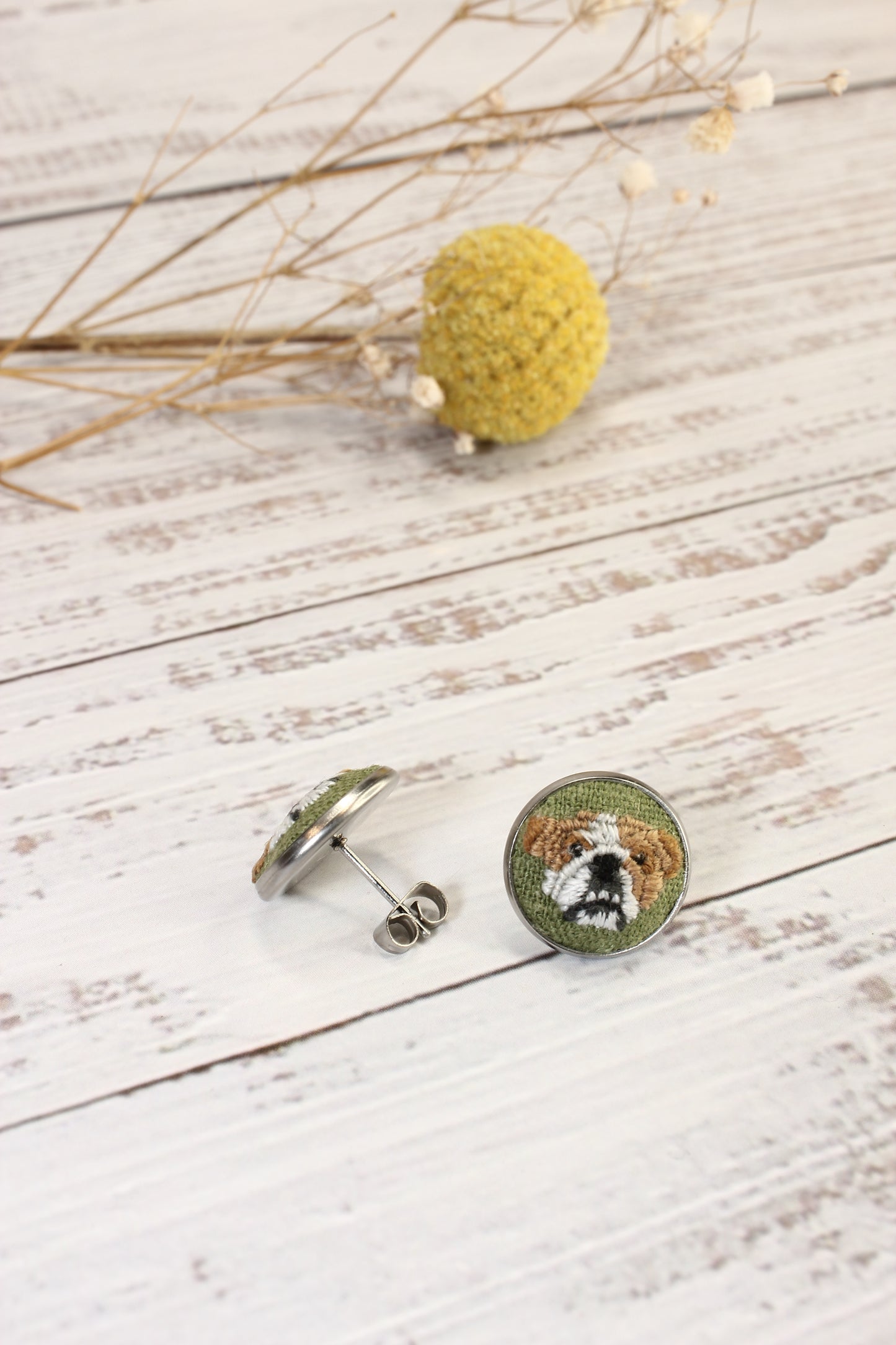 Embroidery Bulldog Studs #225A