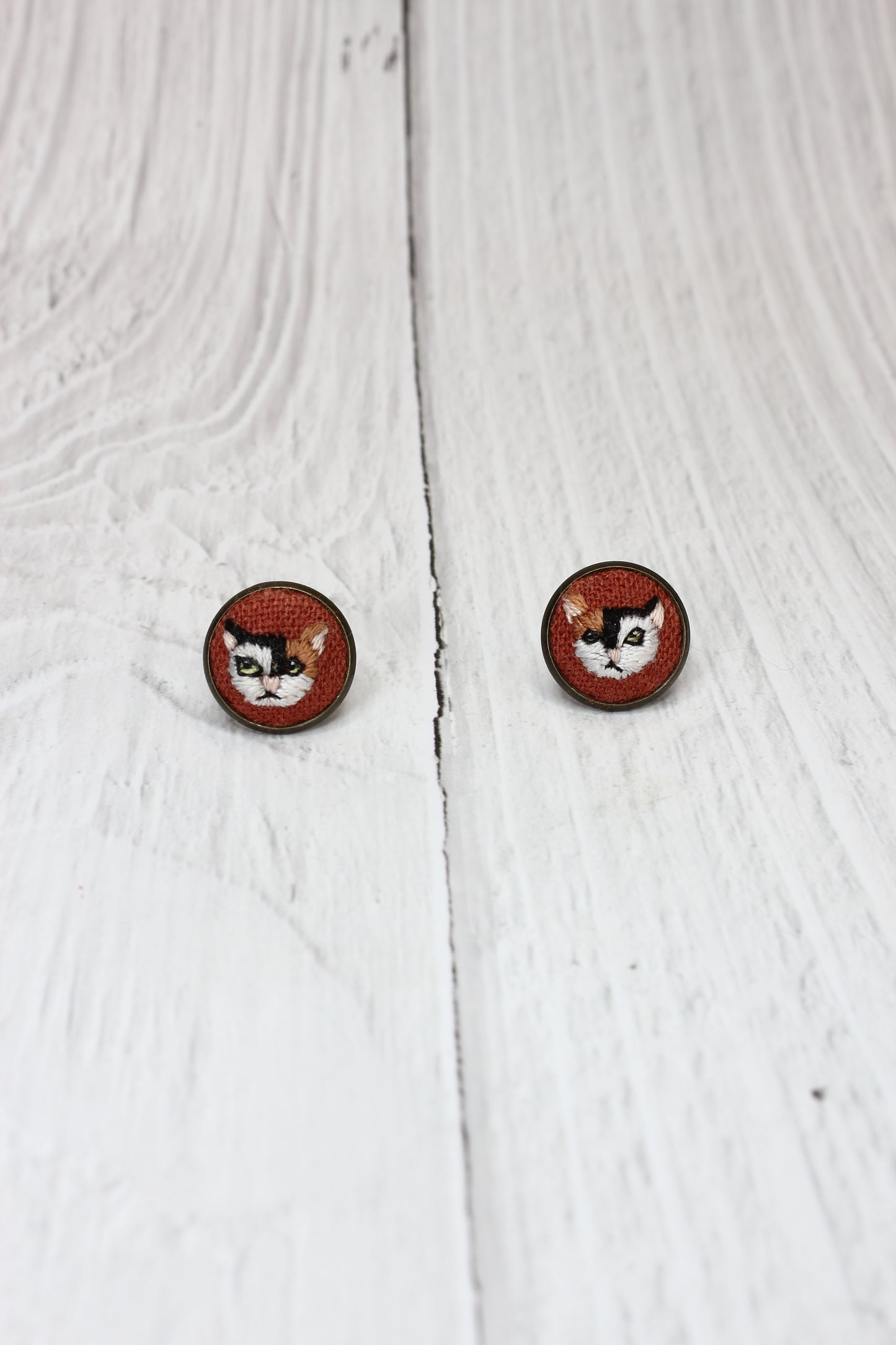 Embroidery Tri Colour Cat Studs #30
