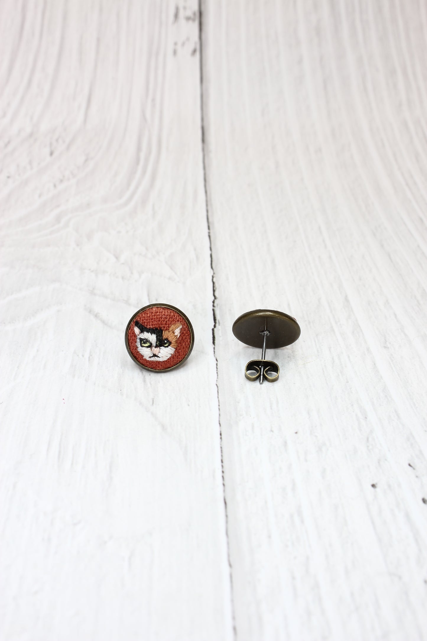Embroidery Tri Colour Cat Studs #30