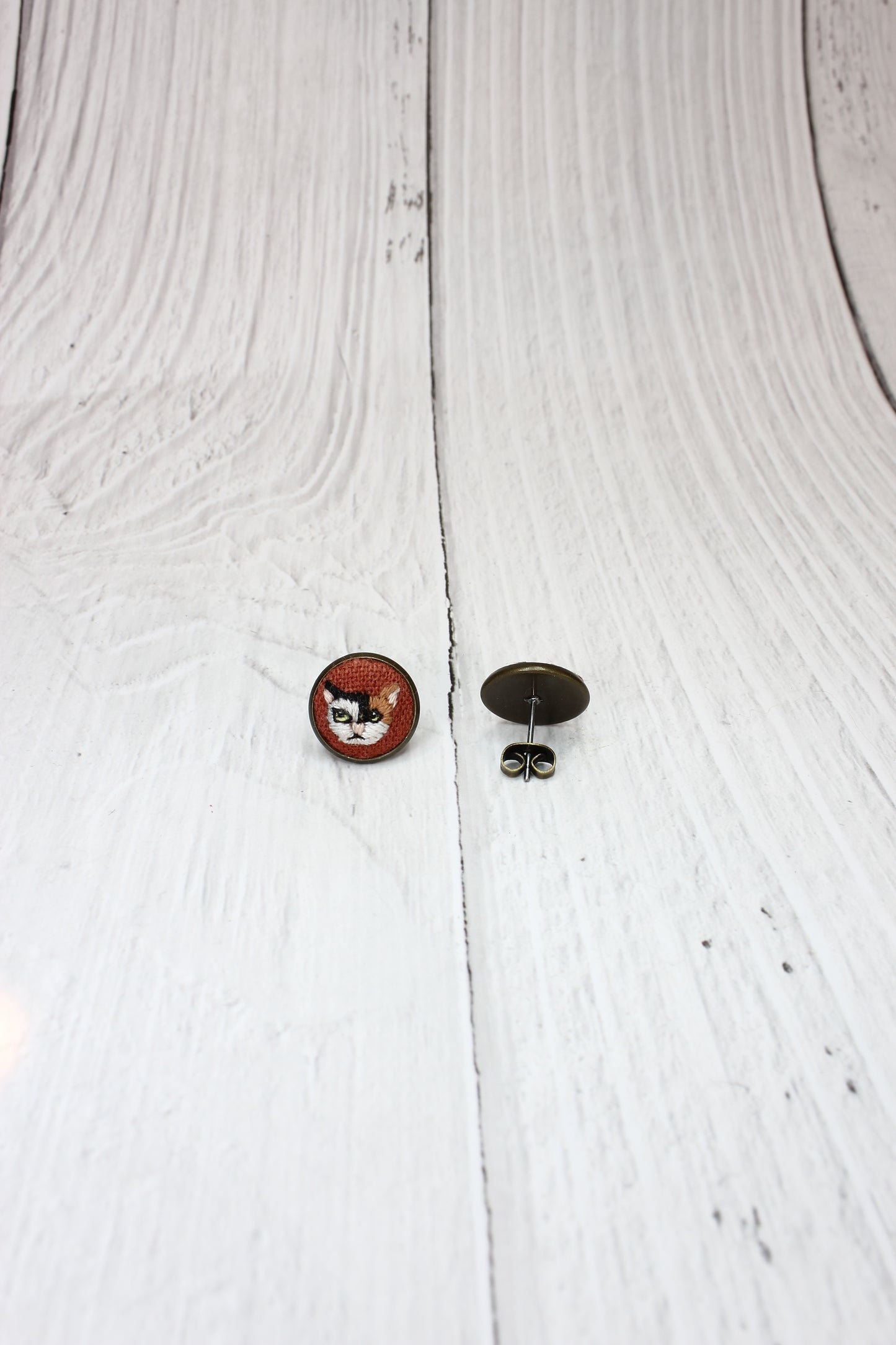 Embroidery Tri Colour Cat Studs #30