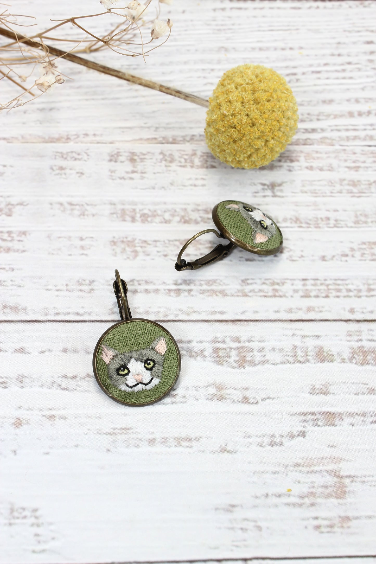 Embroidery White & Gray Cat Earrings #28A