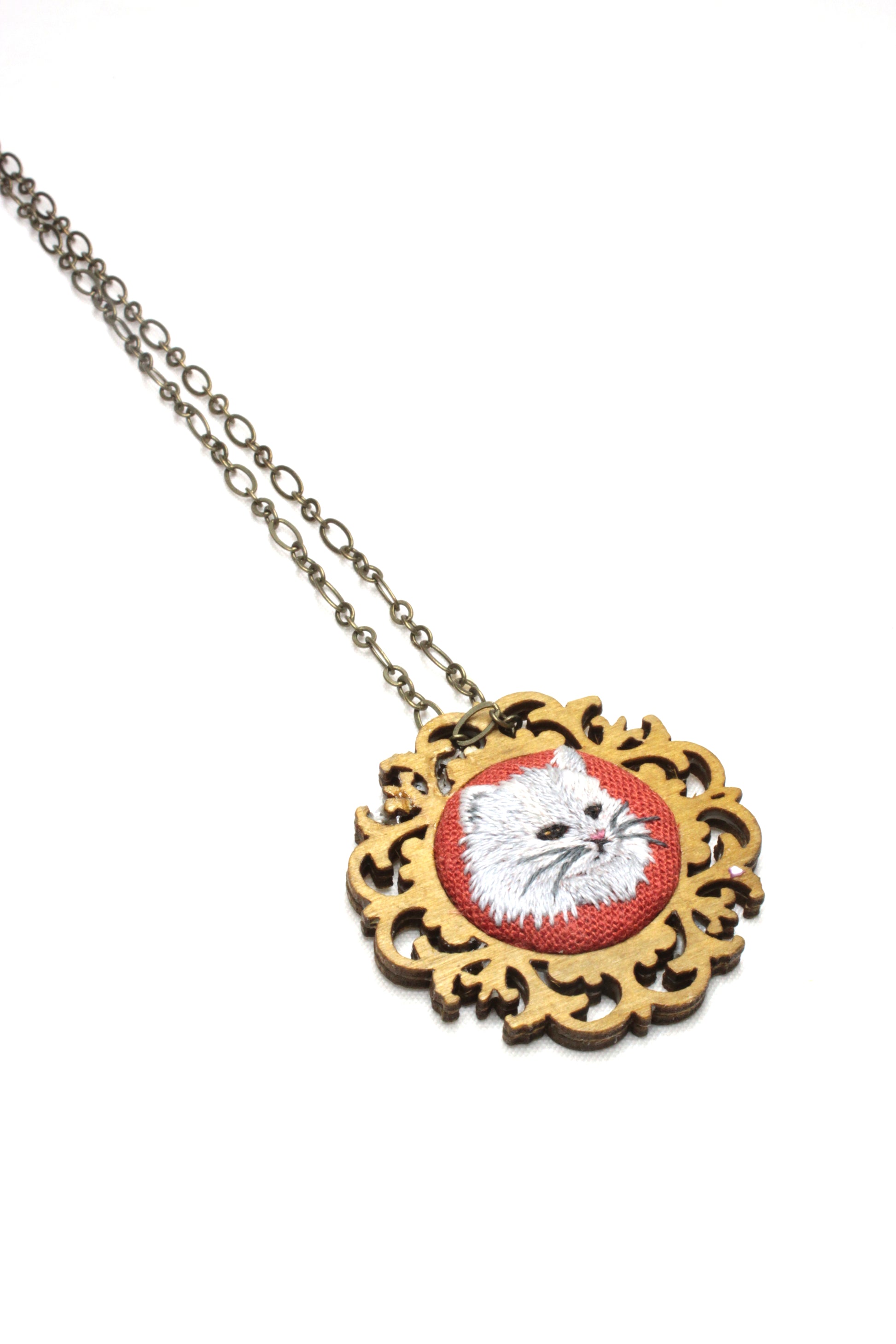 Embroidery White Cat Necklace