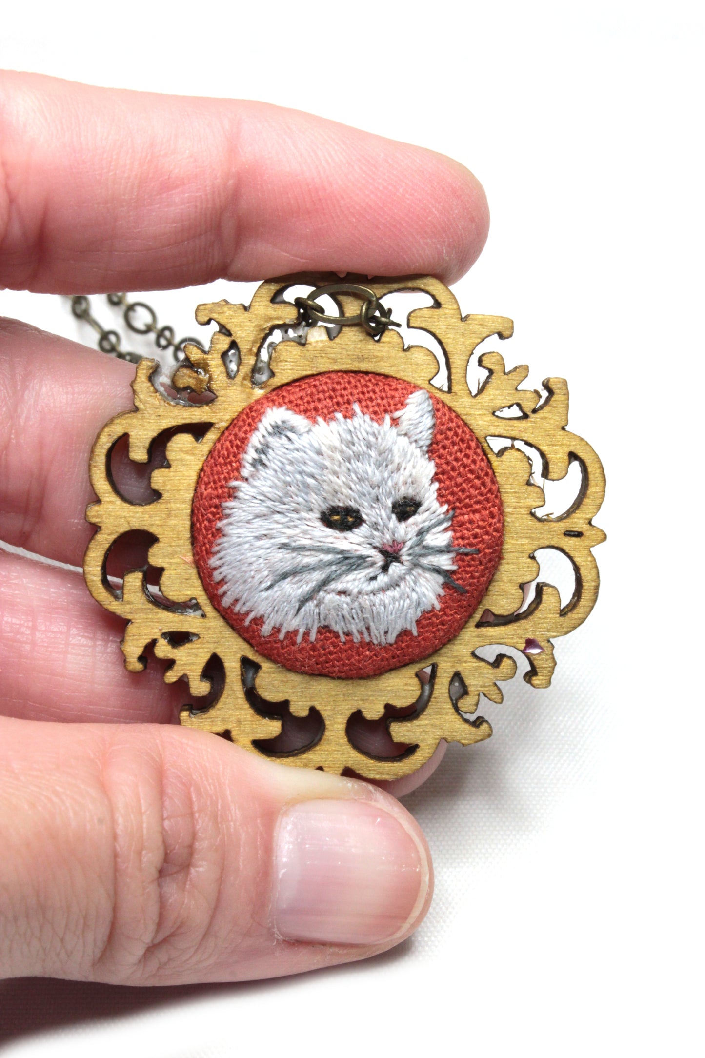 Embroidery White Cat Necklace
