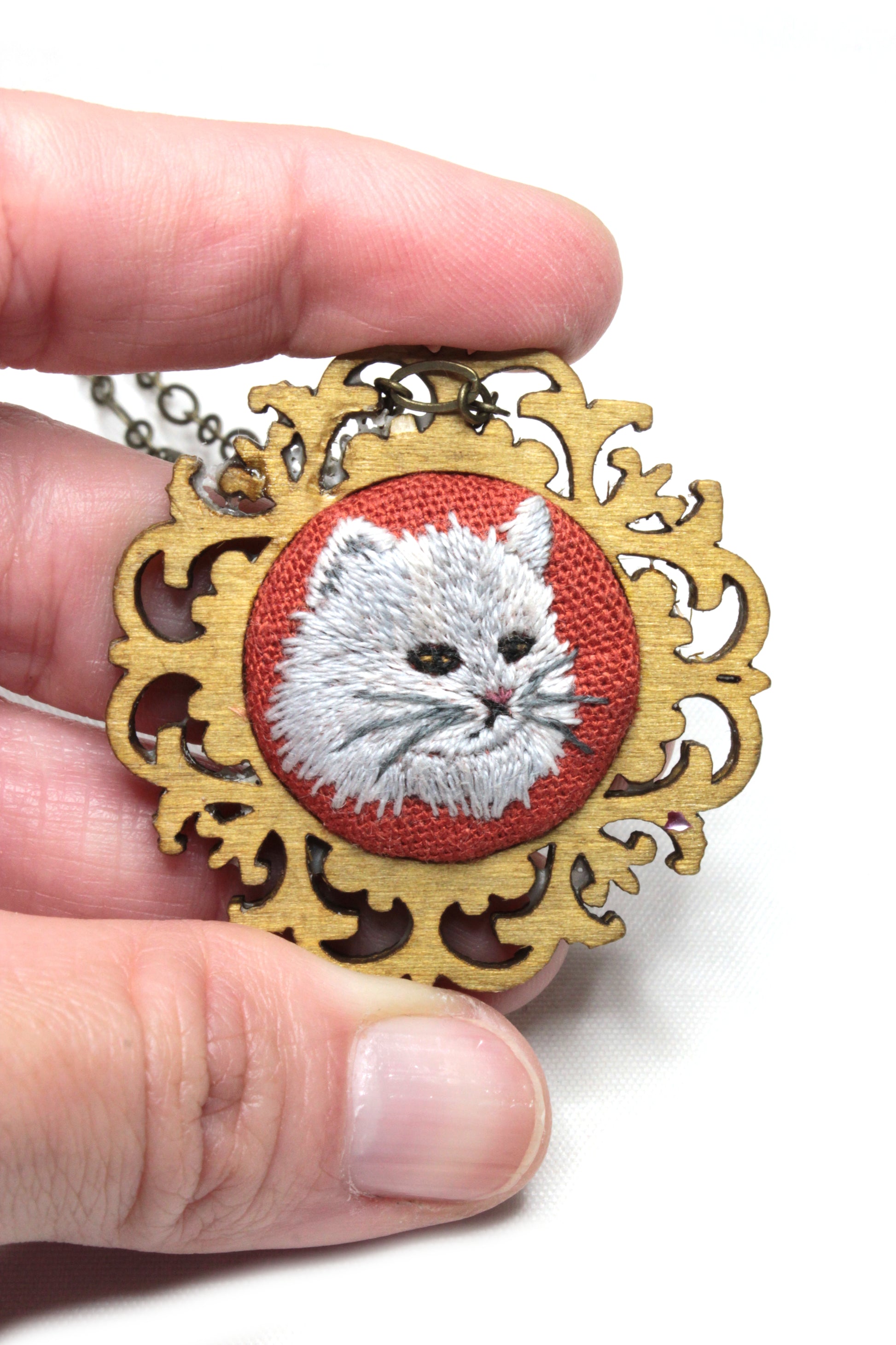 Embroidery White Cat Necklace