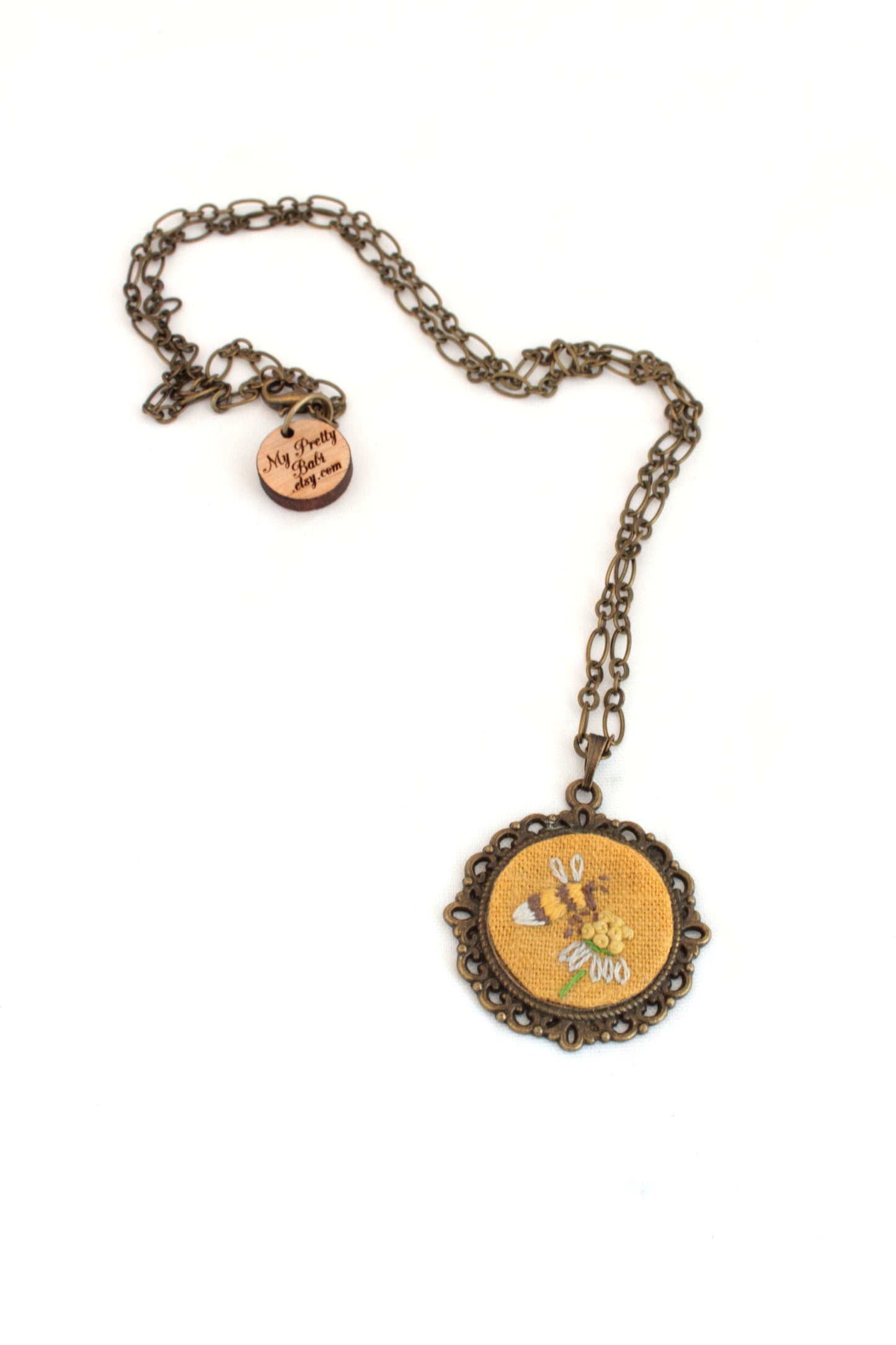 Embroidery Bee & Chamomile Flower Necklace