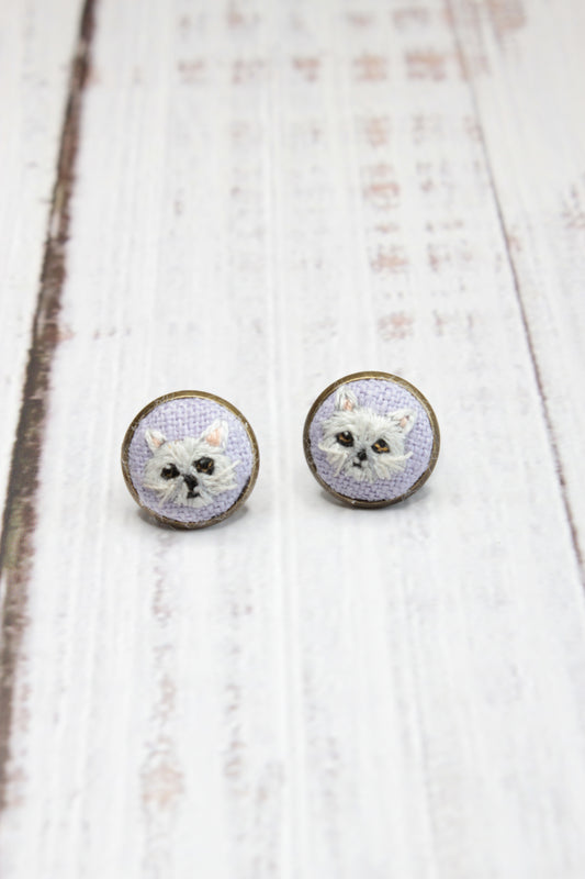 Embroidery White Cat Studs #37