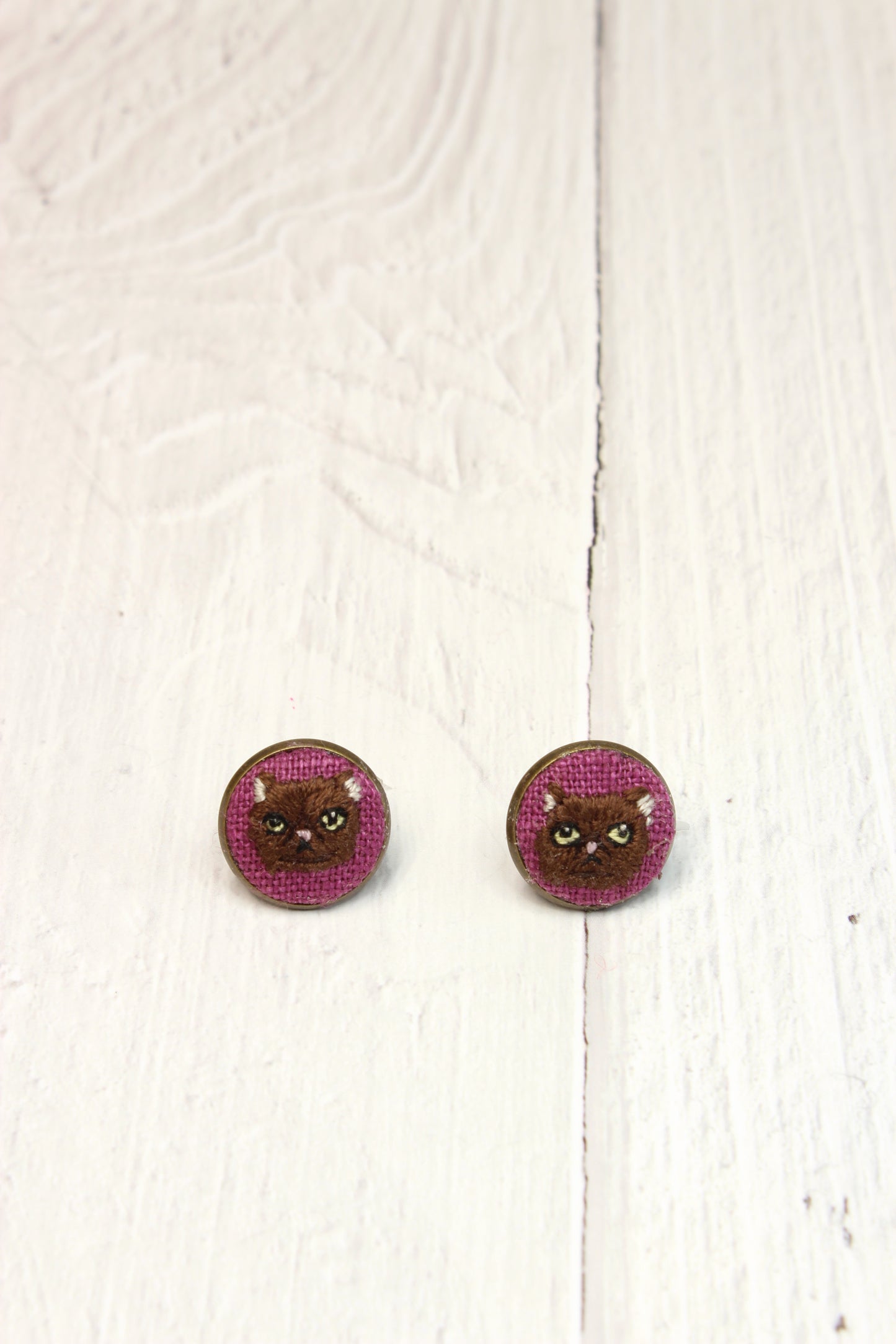 Embroidery Persian Cat Studs #47