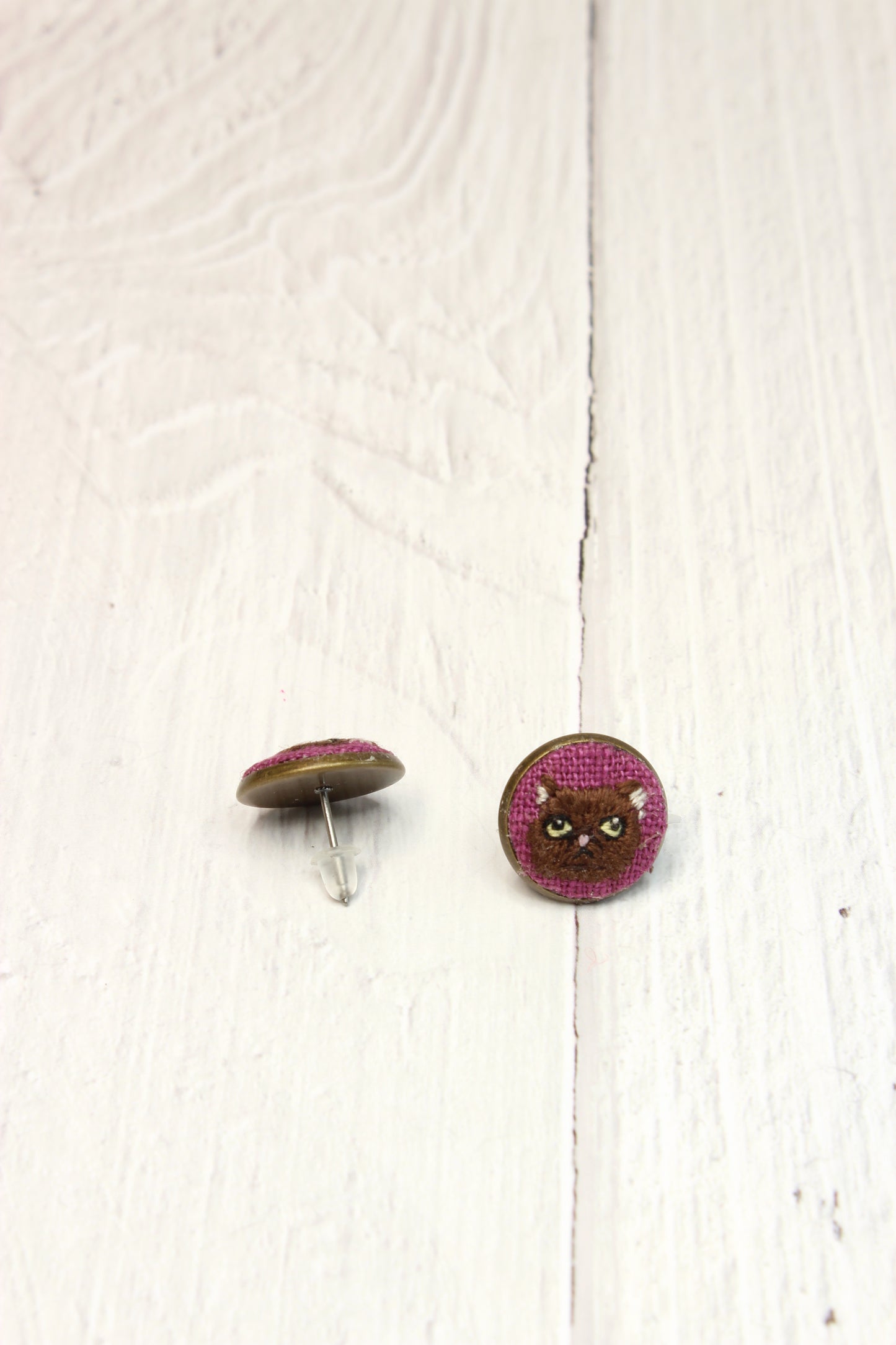 Embroidery Persian Cat Studs #47