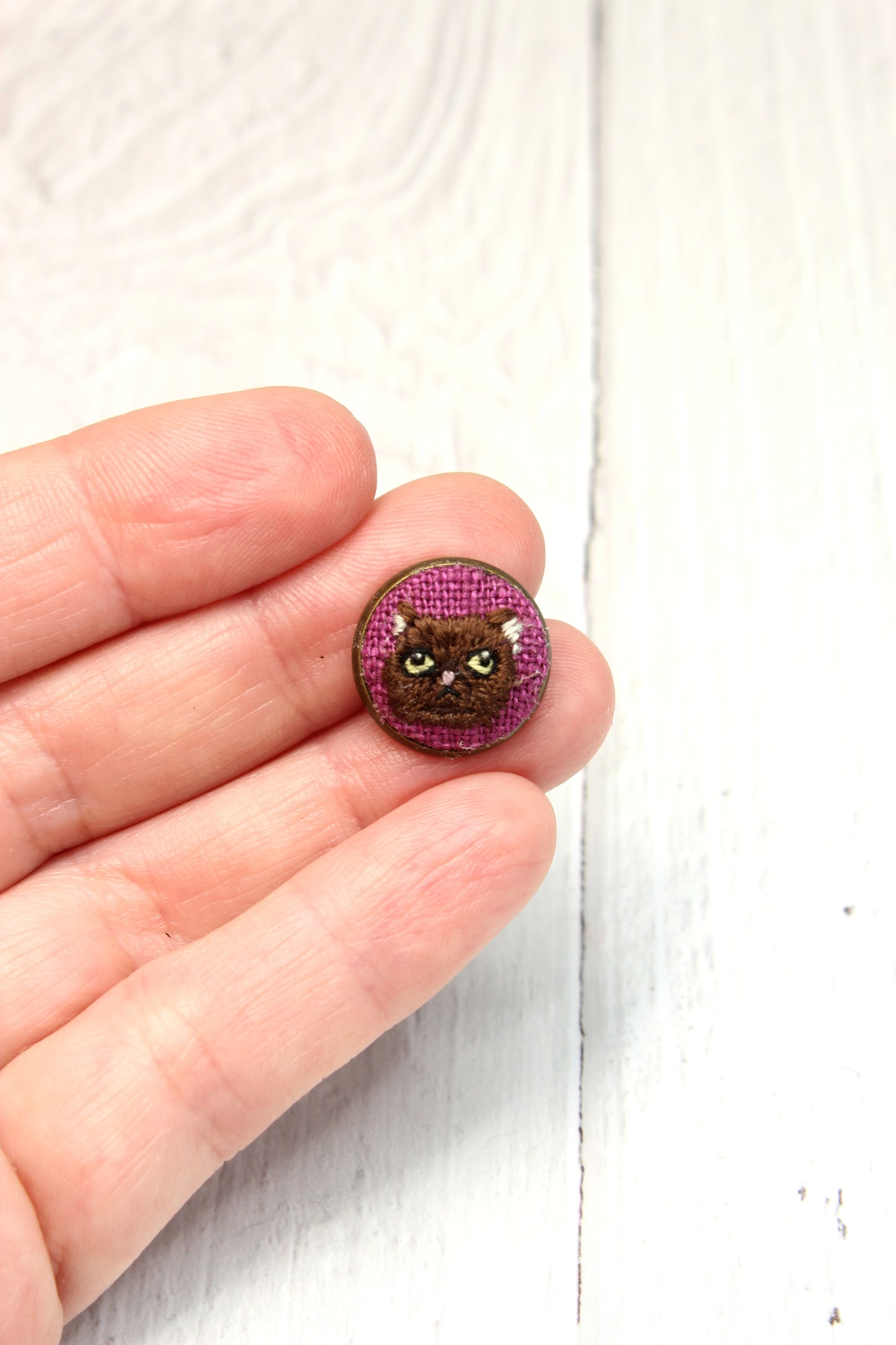 Embroidery Persian Cat Studs #47