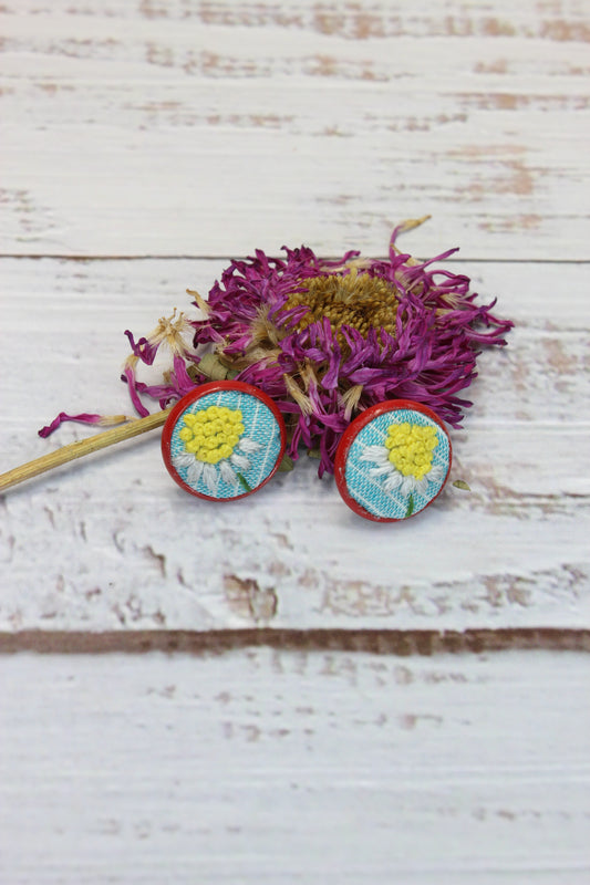 Embroidery Daisy Red Studs