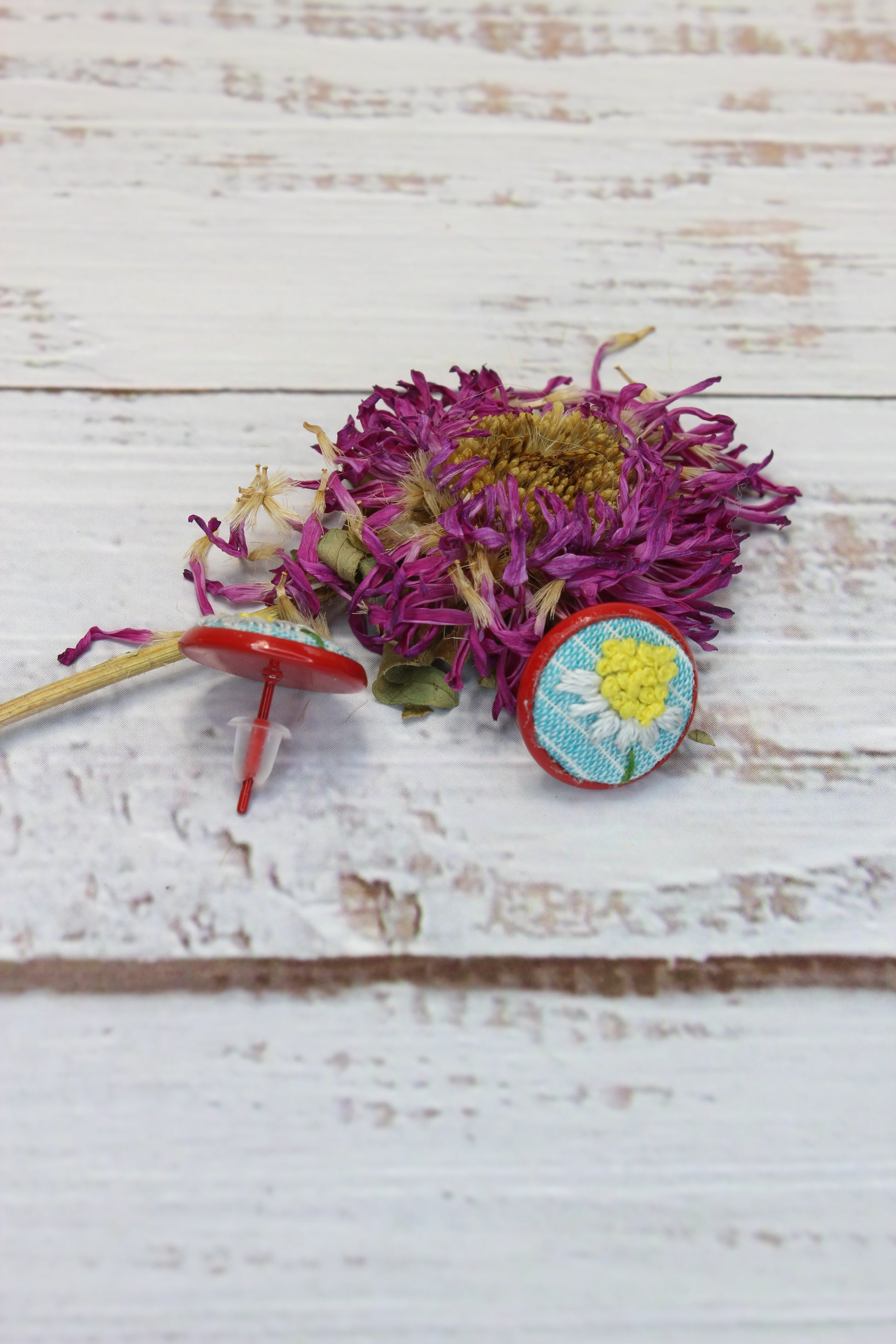 Embroidery Daisy Red Studs