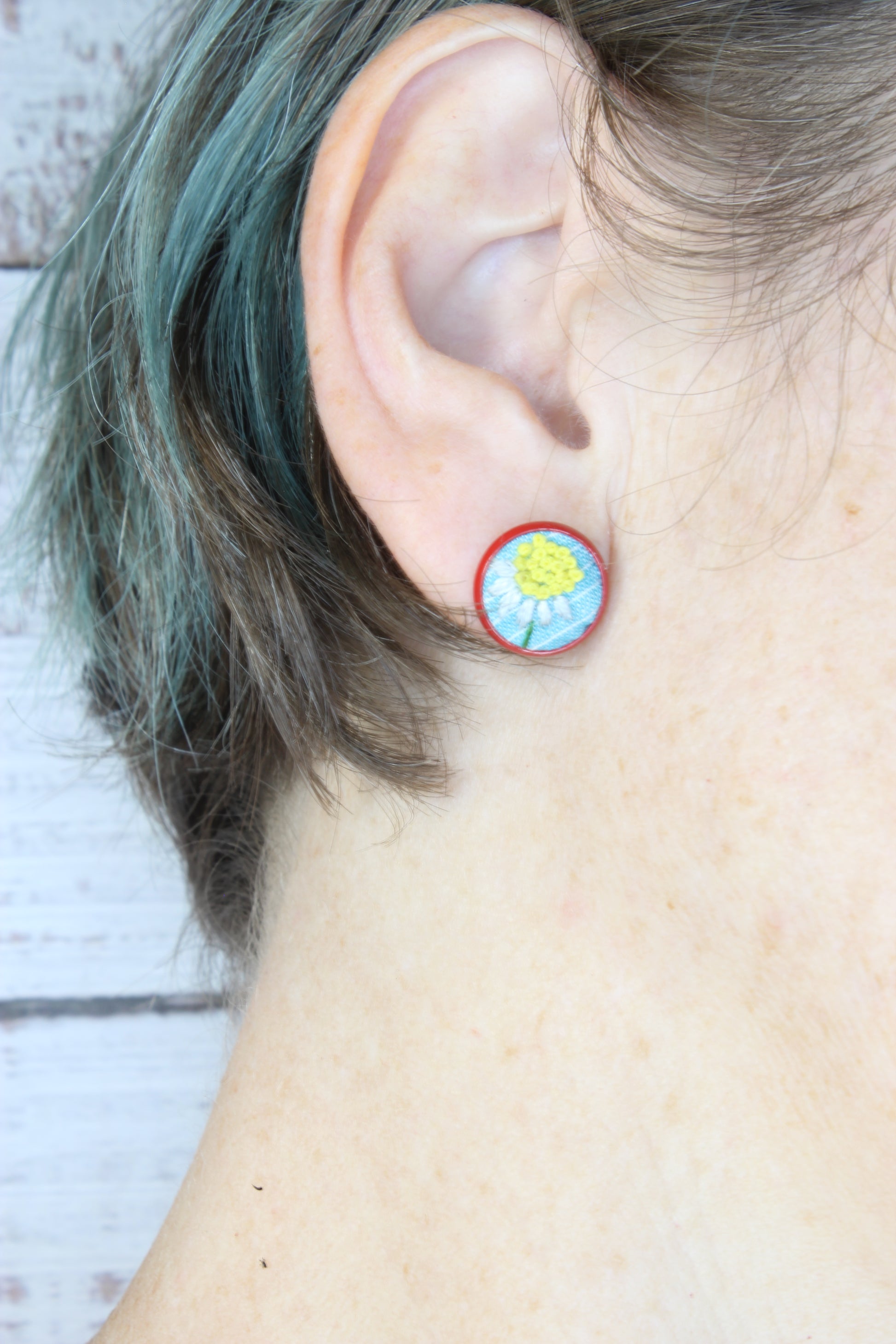 Embroidery Daisy Red Studs