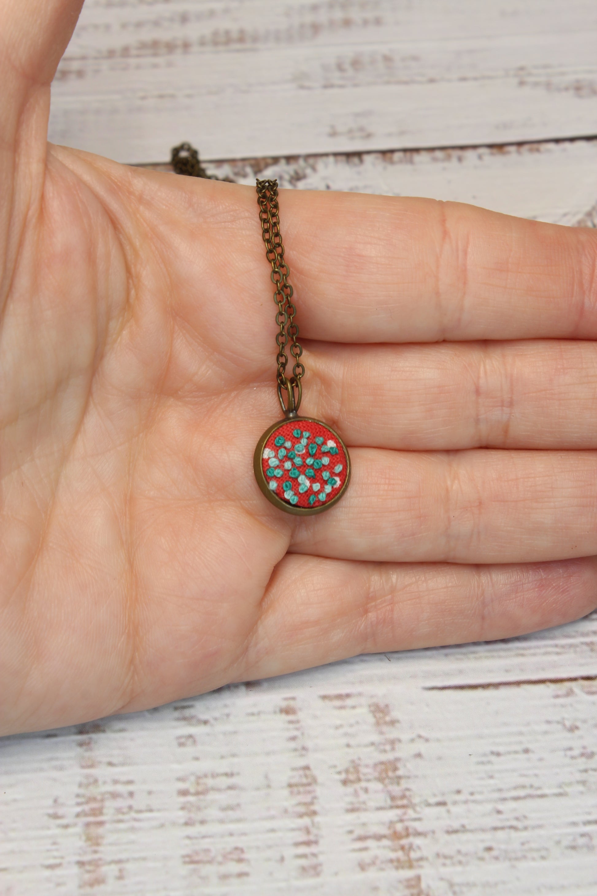 Embroidery Green Dots Necklace
