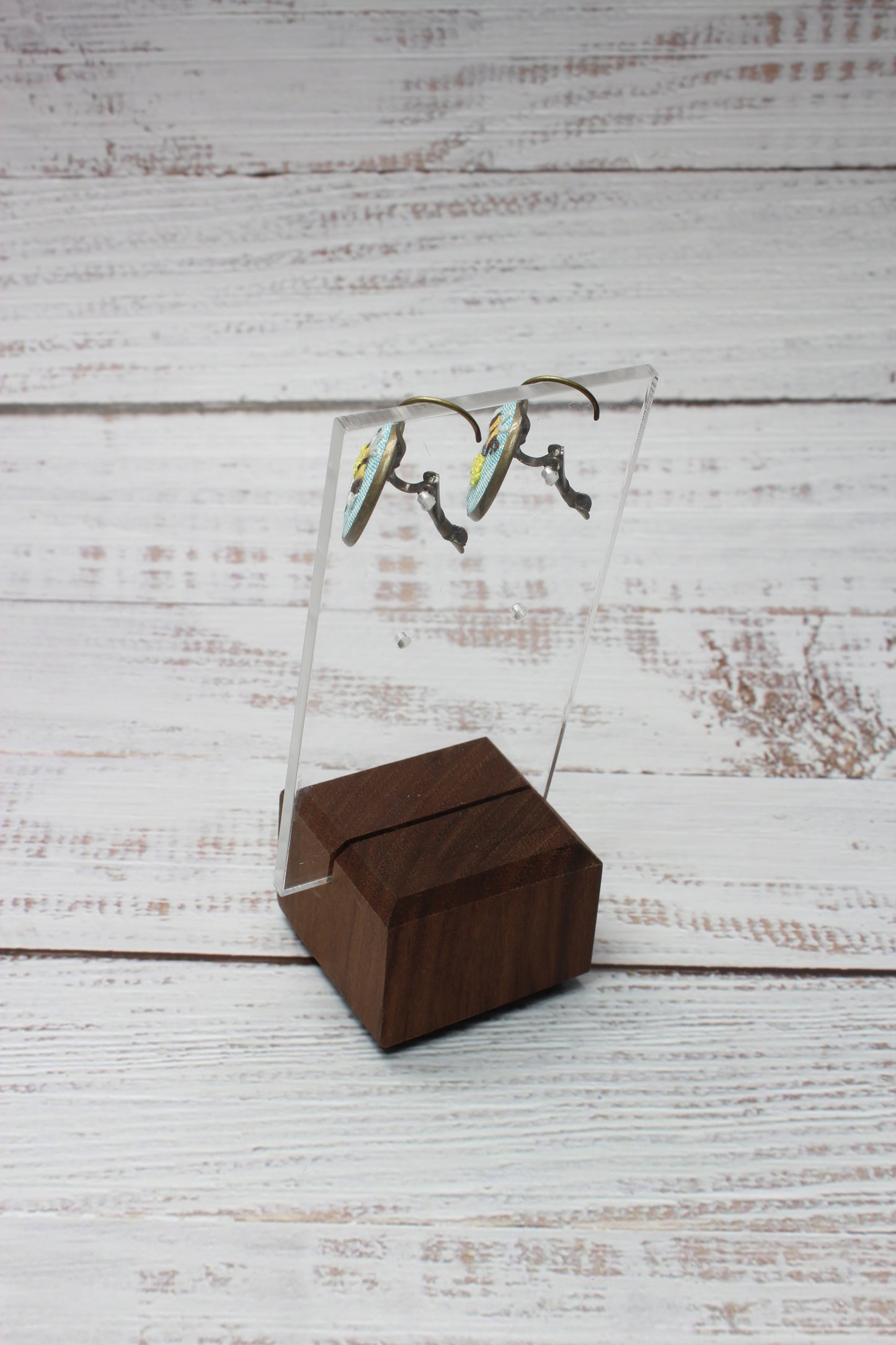 Embroidery Bee & Daisy Earrings