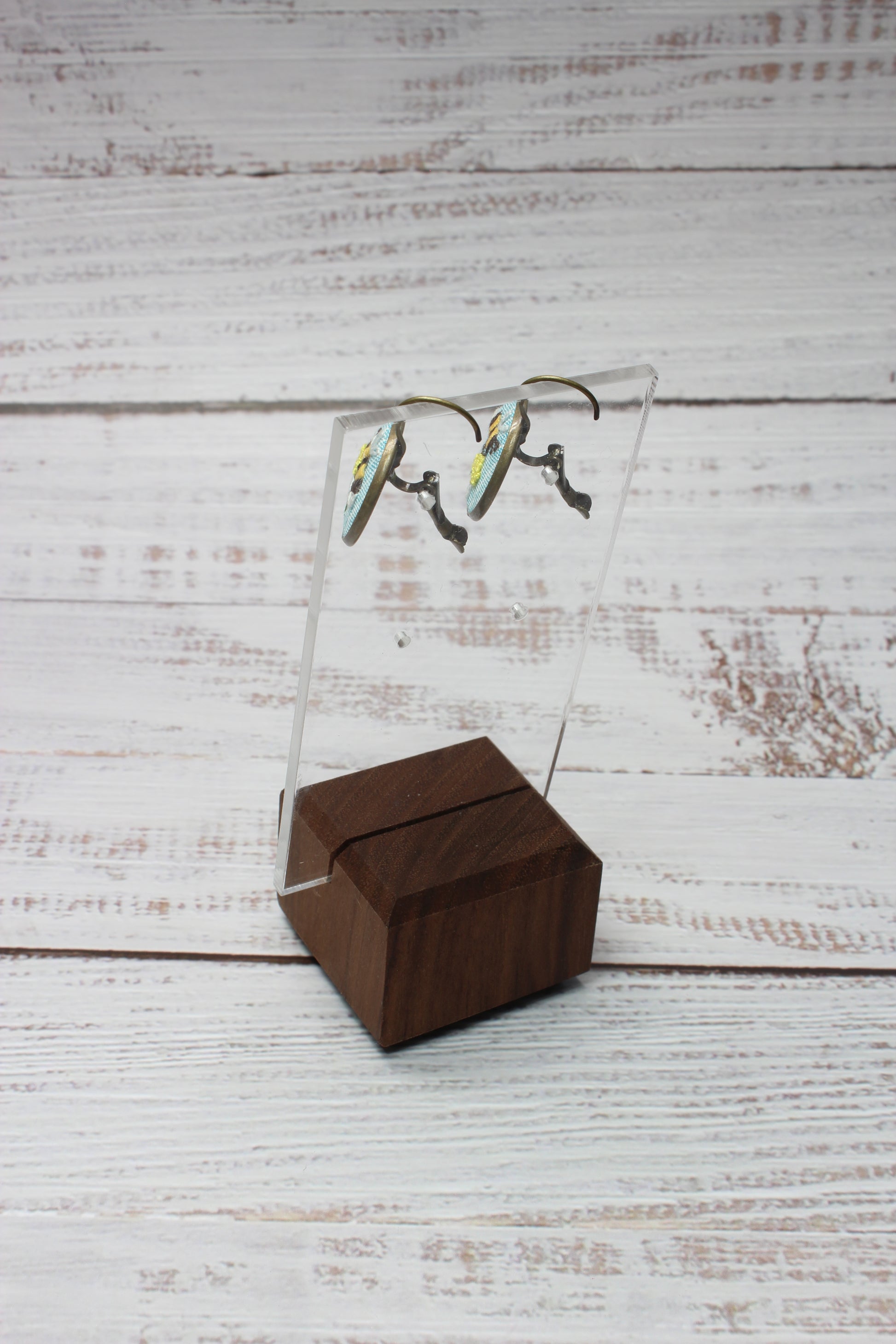 Embroidery Bee & Daisy Earrings