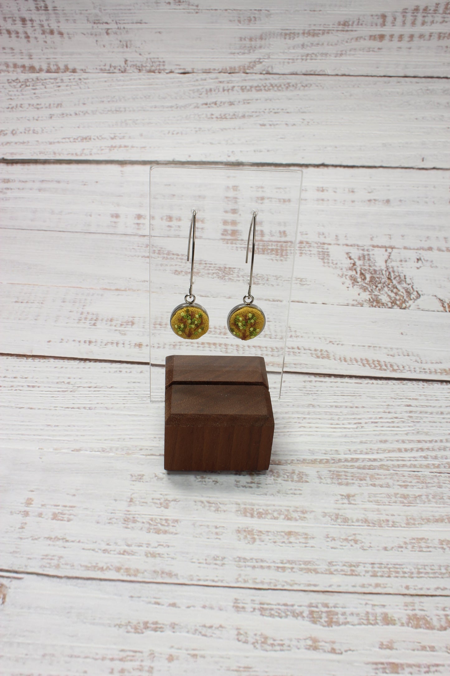 Embroidery Green Flower Wire Earrings