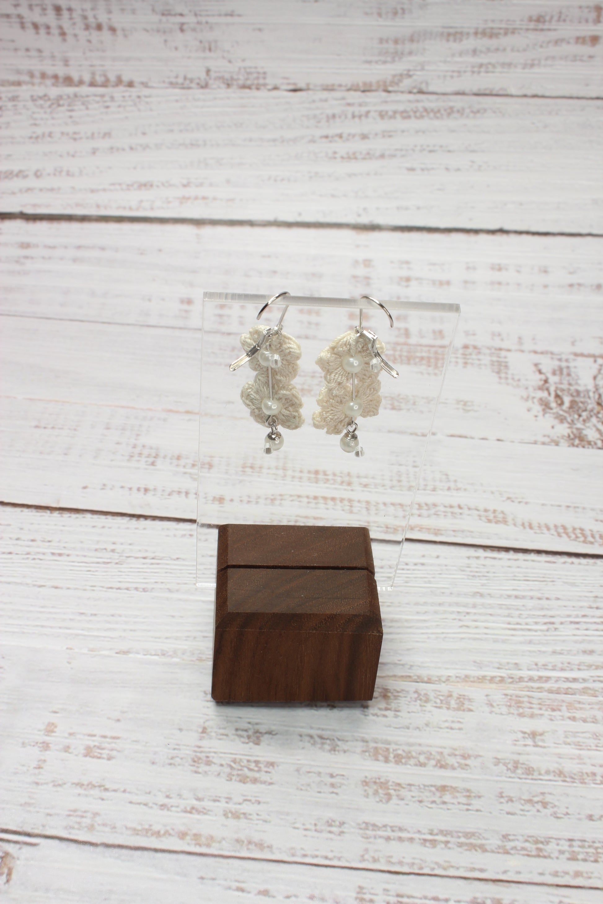 Crochet Off White Flowers Wire Earrings