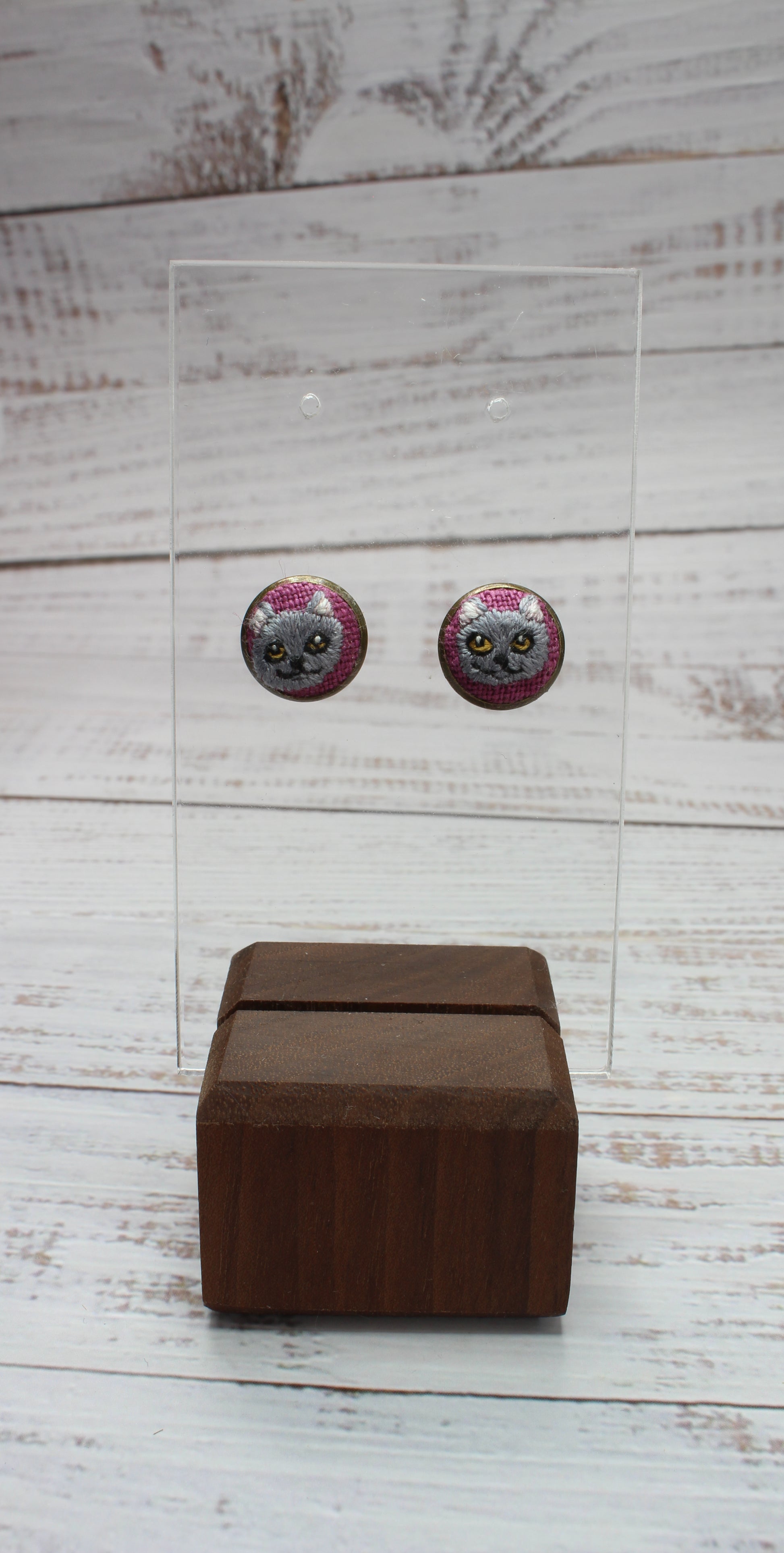 Embroidery Gray Cat Studs