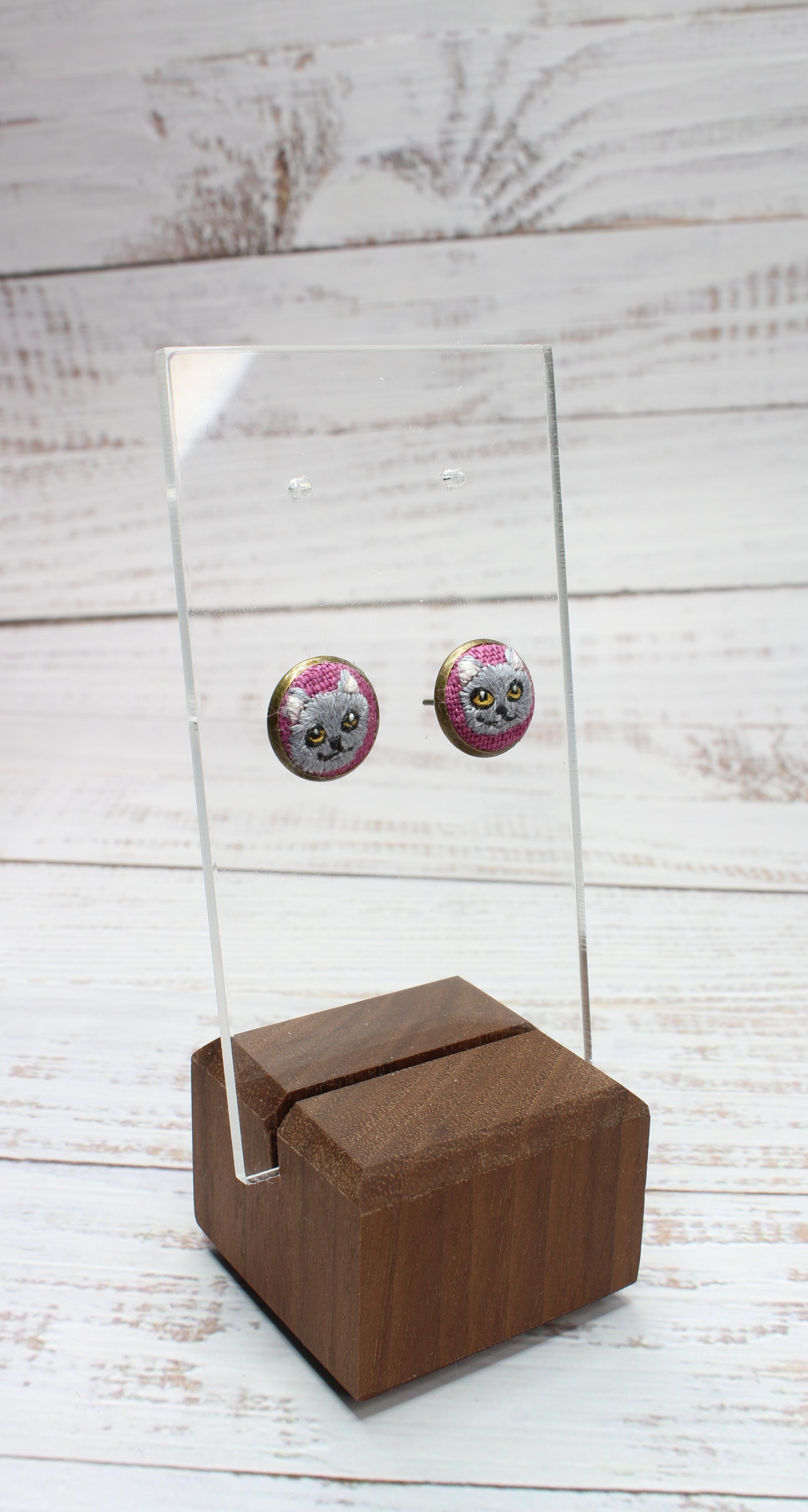 Embroidery Gray Cat Studs