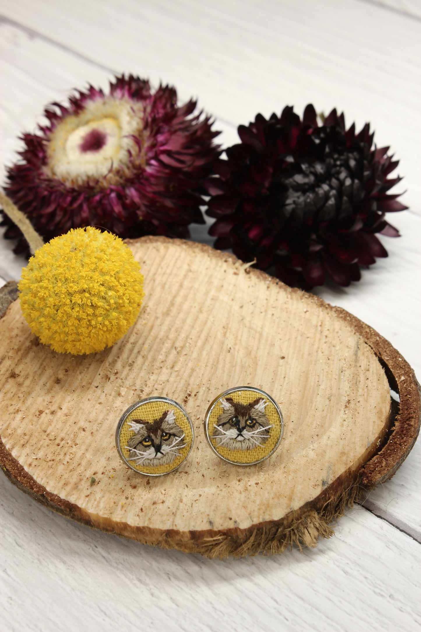 Embroidery Maine Coon Studs #41