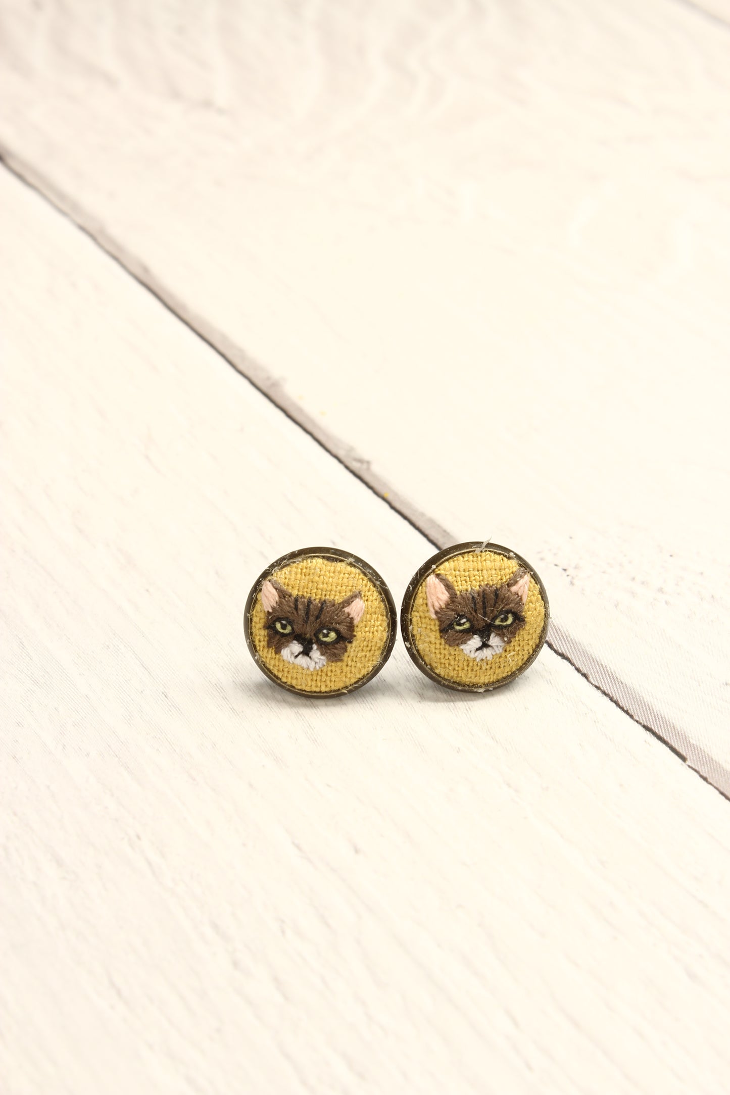 Embroidery Brown & White Cat Studs #29