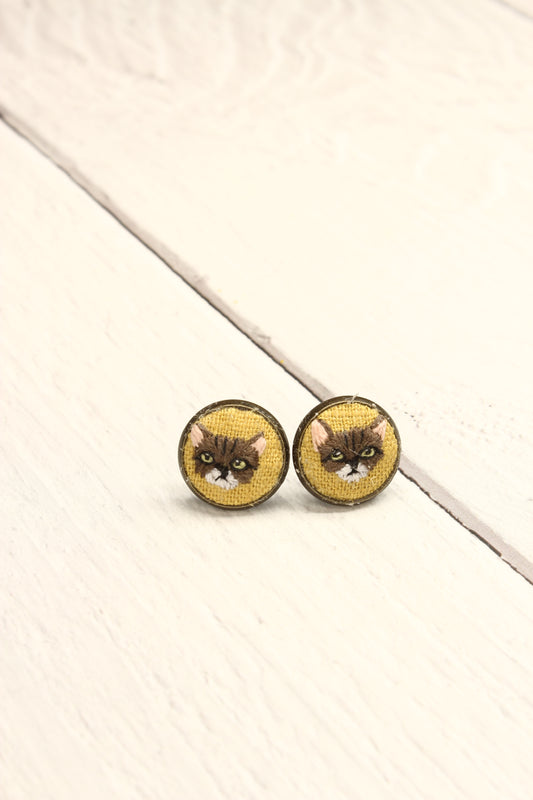Embroidery Brown & White Cat Studs #29
