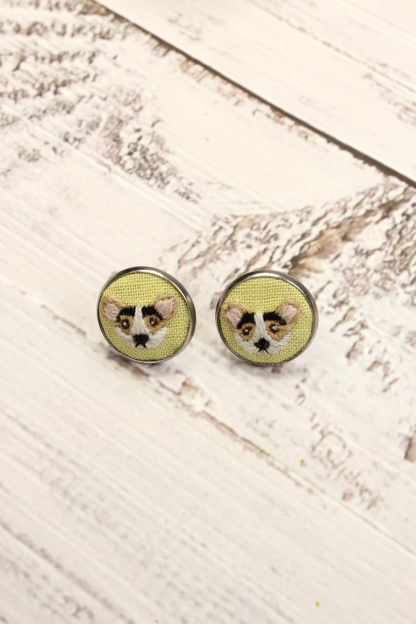 Embroidery Corgi Studs #51B