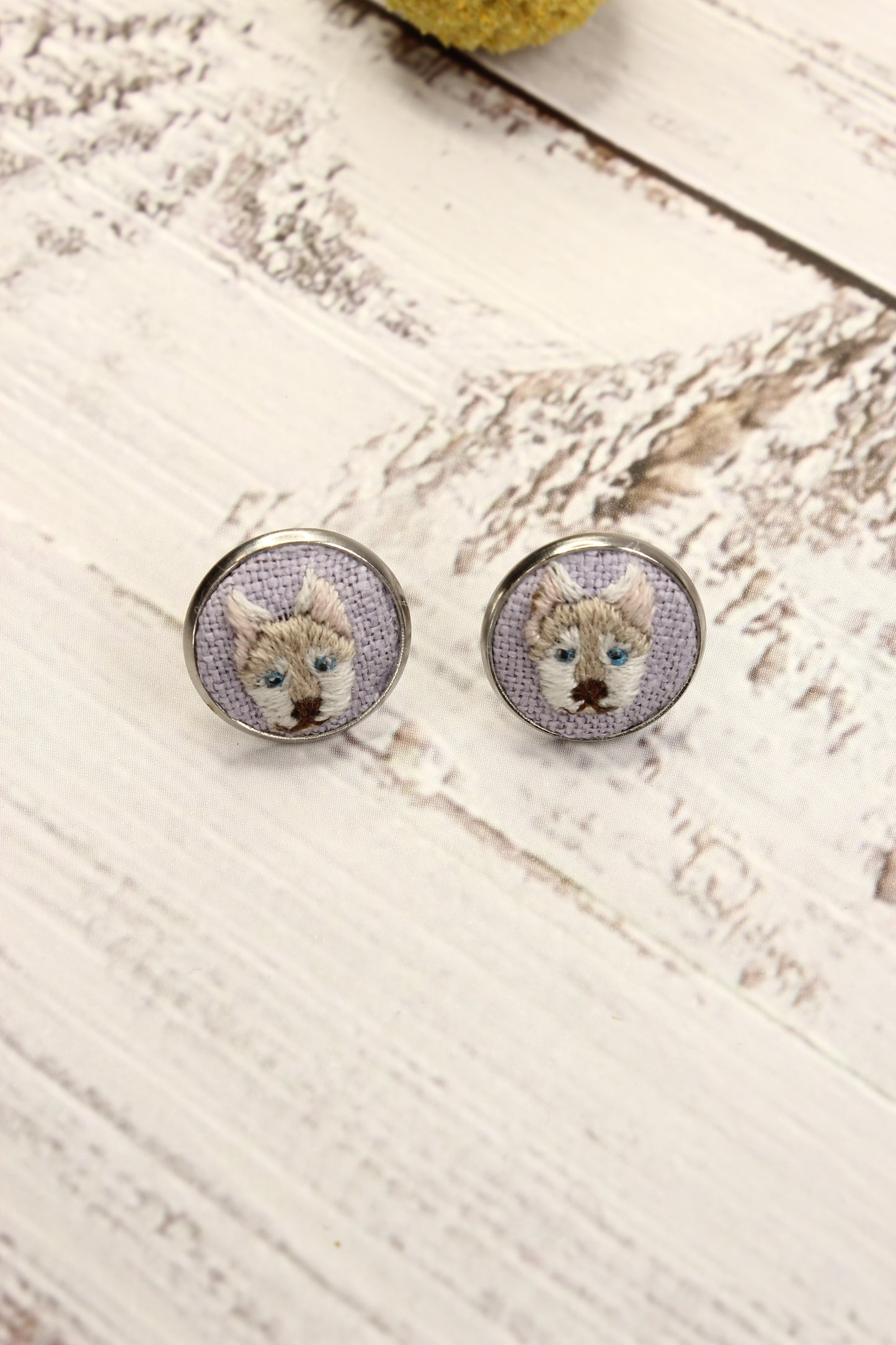 Embroidery Husky Studs #224A