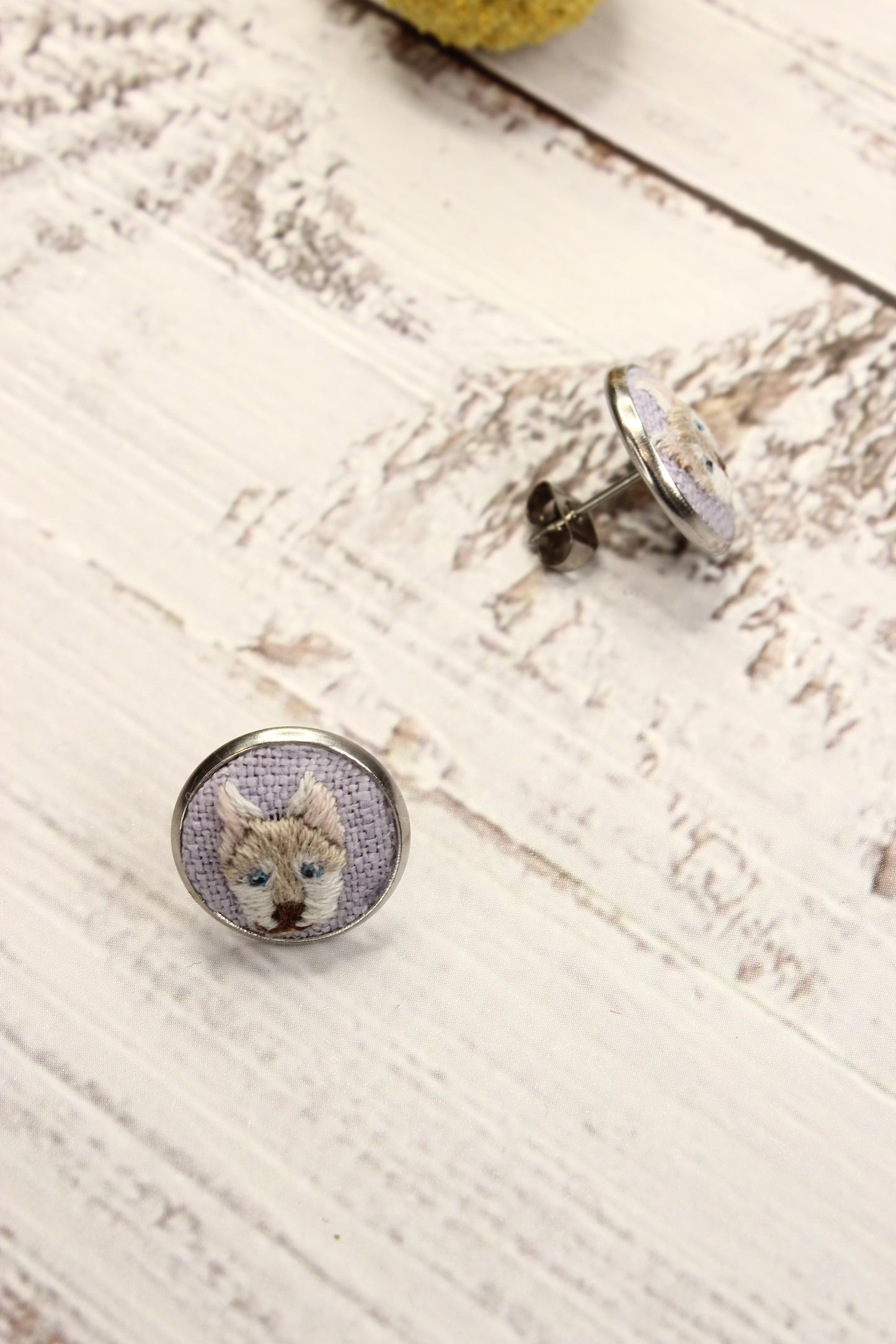 Embroidery Husky Studs #224A