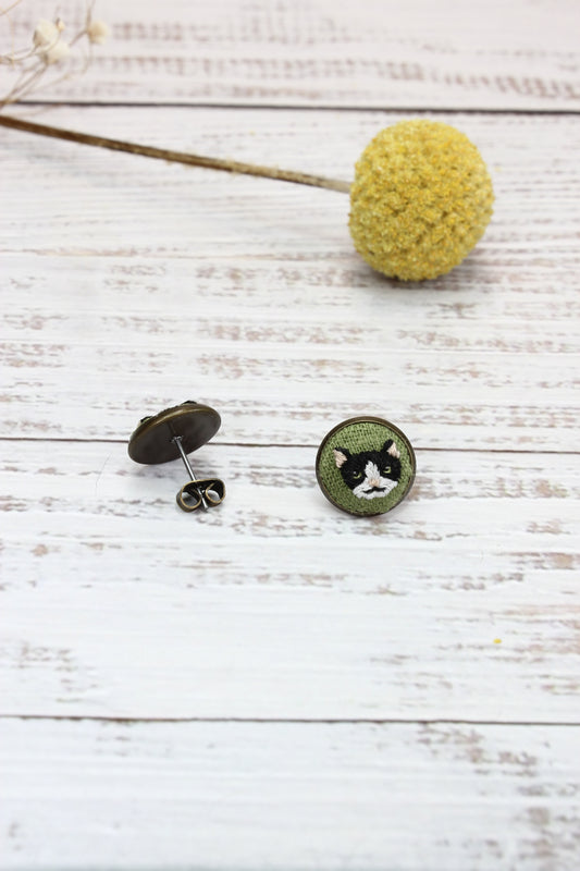 Embroidery Black & White Cat Studs #24