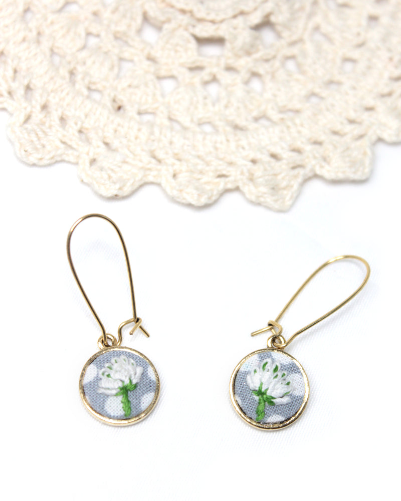 My Pretty Babi Embroidery Flower Kidney Gold Earrings