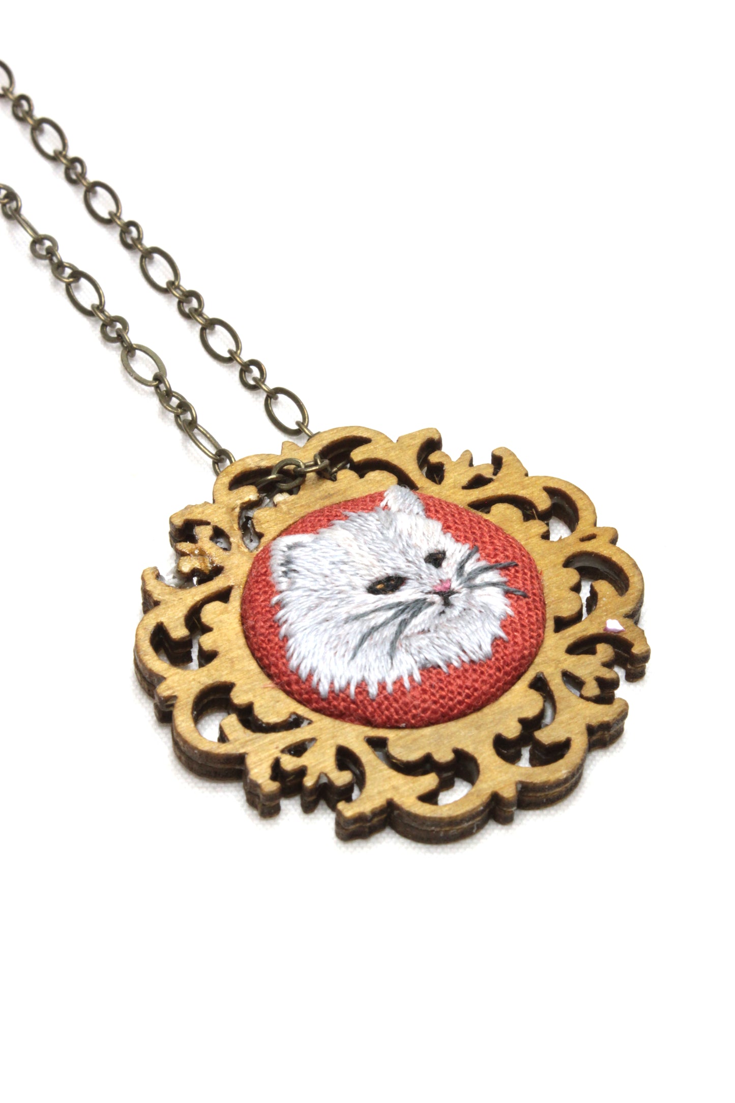 Embroidery White Cat Necklace