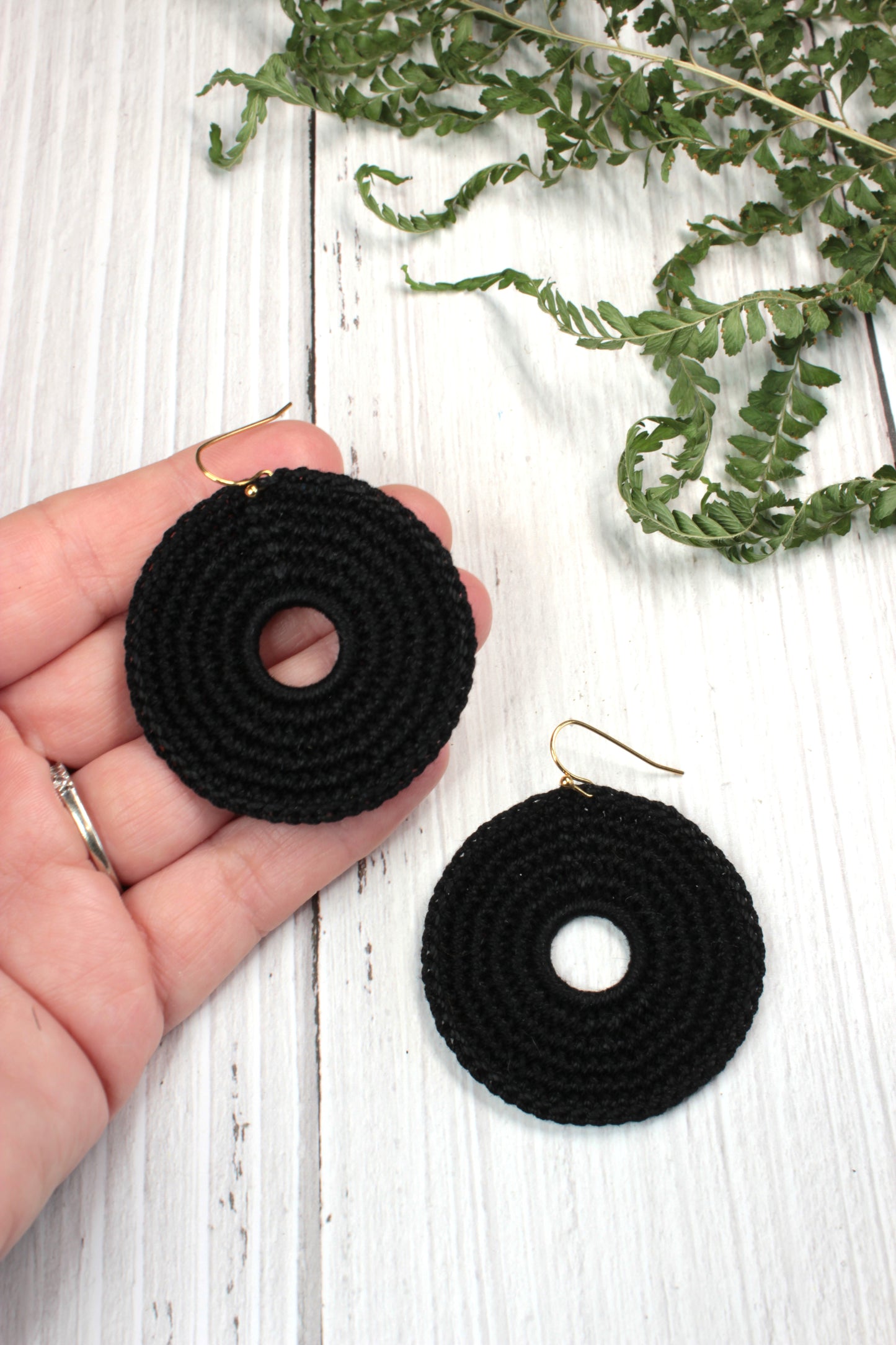 My Pretty Babi Crochet Lace Circle Earrings in Black Or Aqua